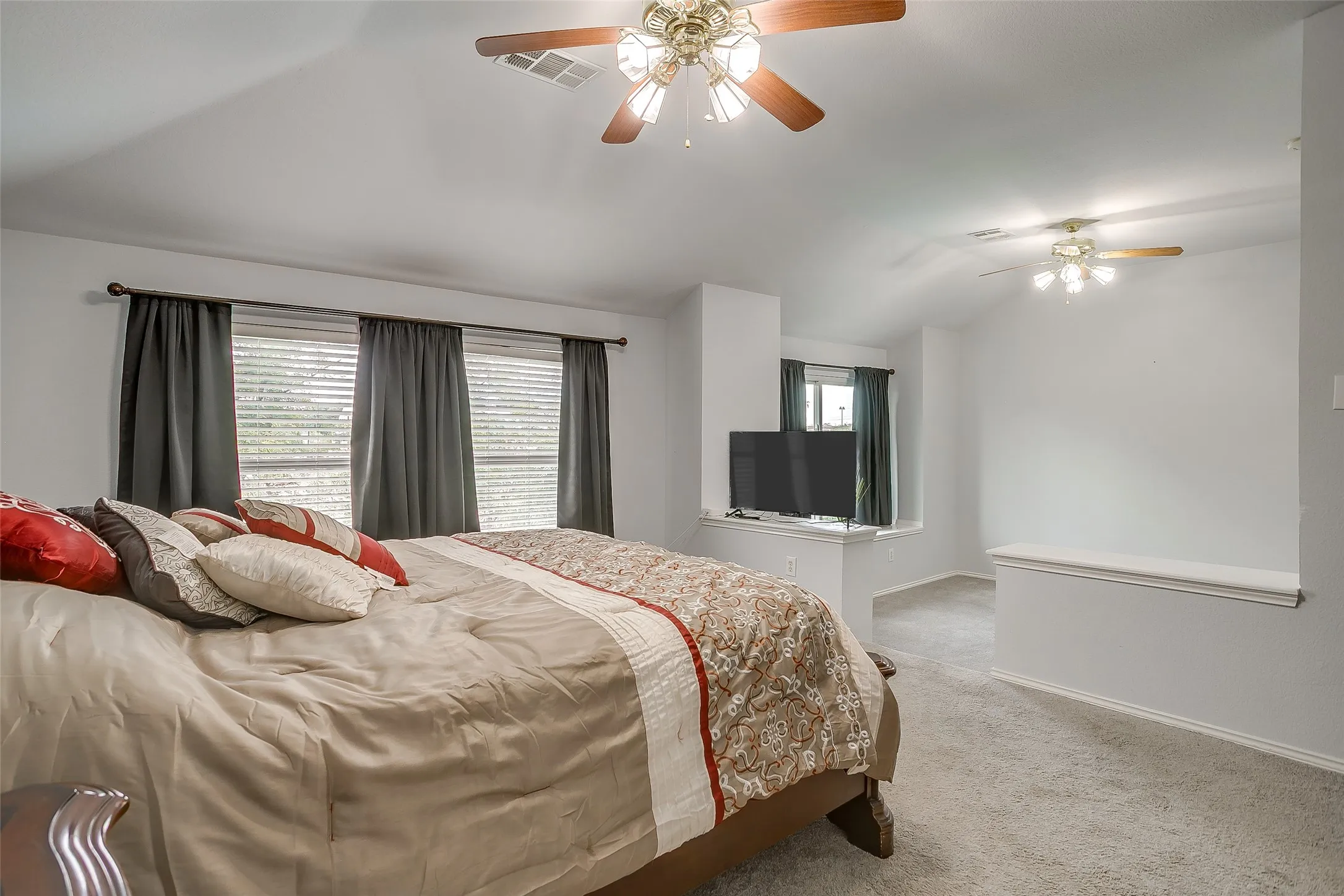 Single Family Residence For Sale in Tarrant County , 2110 Rustic Ridge Drive, Keller, Texas 76248, 4 Bedroom, 3 Bathroom, 2 Garage spaces, 2,378 Sqft, built in 1998, mls#21399144, Real Estate Agent in Keller, Homes For Sale in Tarrant county, Homes For Sale in Keller, Realtor in Keller Texas, Real Estate Brokerage Independent Realty Texas, Luminita Cordes Realtor