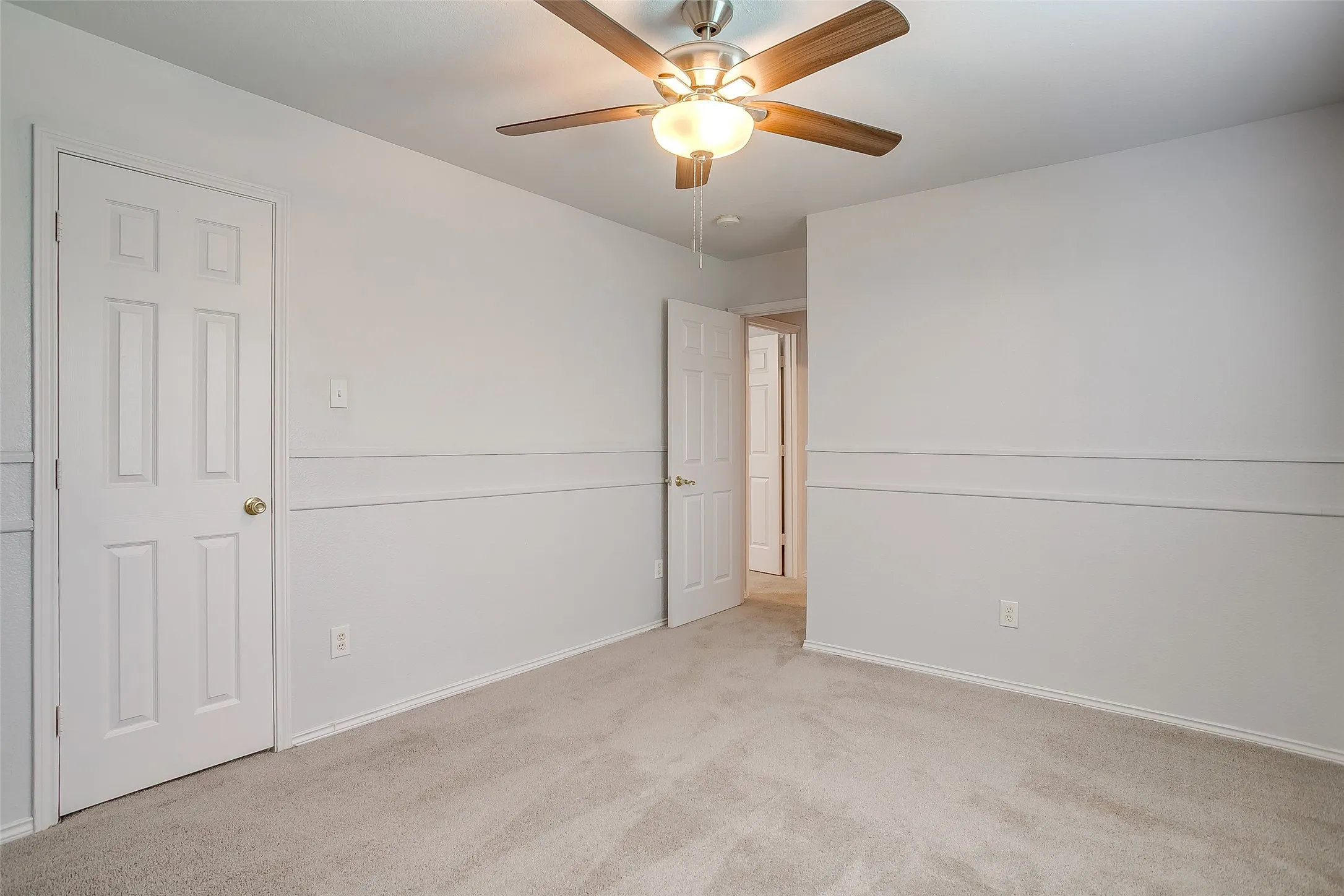 Single Family Residence For Sale in Tarrant County , 2110 Rustic Ridge Drive, Keller, Texas 76248, 4 Bedroom, 3 Bathroom, 2 Garage spaces, 2,378 Sqft, built in 1998, mls#21399144, Real Estate Agent in Keller, Homes For Sale in Tarrant county, Homes For Sale in Keller, Realtor in Keller Texas, Real Estate Brokerage Independent Realty Texas, Luminita Cordes Realtor