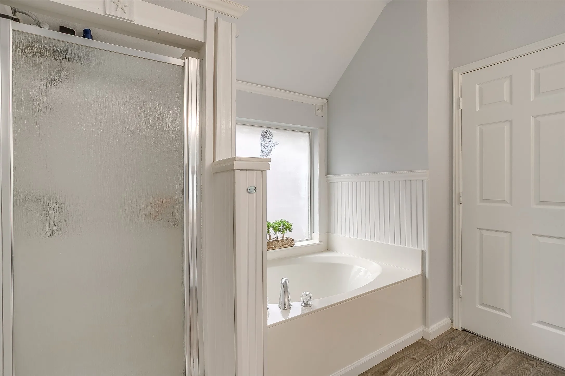 Single Family Residence For Sale in Tarrant County , 2110 Rustic Ridge Drive, Keller, Texas 76248, 4 Bedroom, 3 Bathroom, 2 Garage spaces, 2,378 Sqft, built in 1998, mls#21399144, Real Estate Agent in Keller, Homes For Sale in Tarrant county, Homes For Sale in Keller, Realtor in Keller Texas, Real Estate Brokerage Independent Realty Texas, Luminita Cordes Realtor