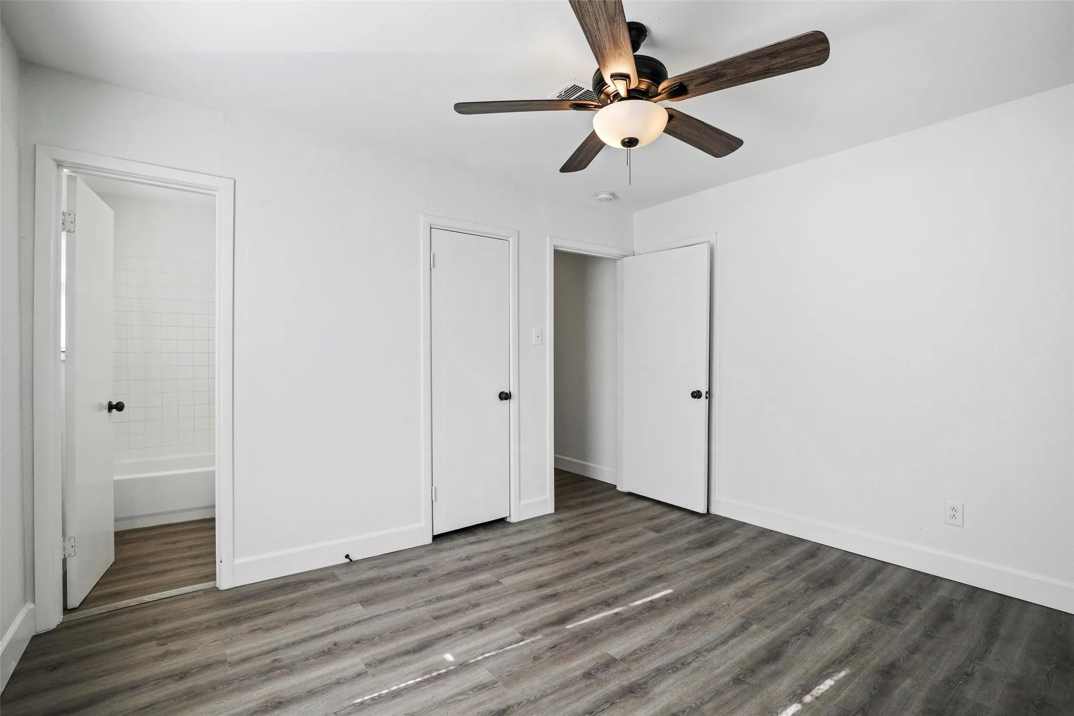 Single Family Residence For Sale in Tarrant County , 863 Ala Drive, White Settlement, Texas 76108, 3 Bedroom, 2 Bathroom, 2 Garage spaces, 1,414 Sqft, built in 1958, mls#21399211, Real Estate Agent in White Settlement, Homes For Sale in Tarrant county, Homes For Sale in White Settlement, Realtor in White Settlement Texas, Real Estate Brokerage Independent Realty Texas, Luminita Cordes Realtor