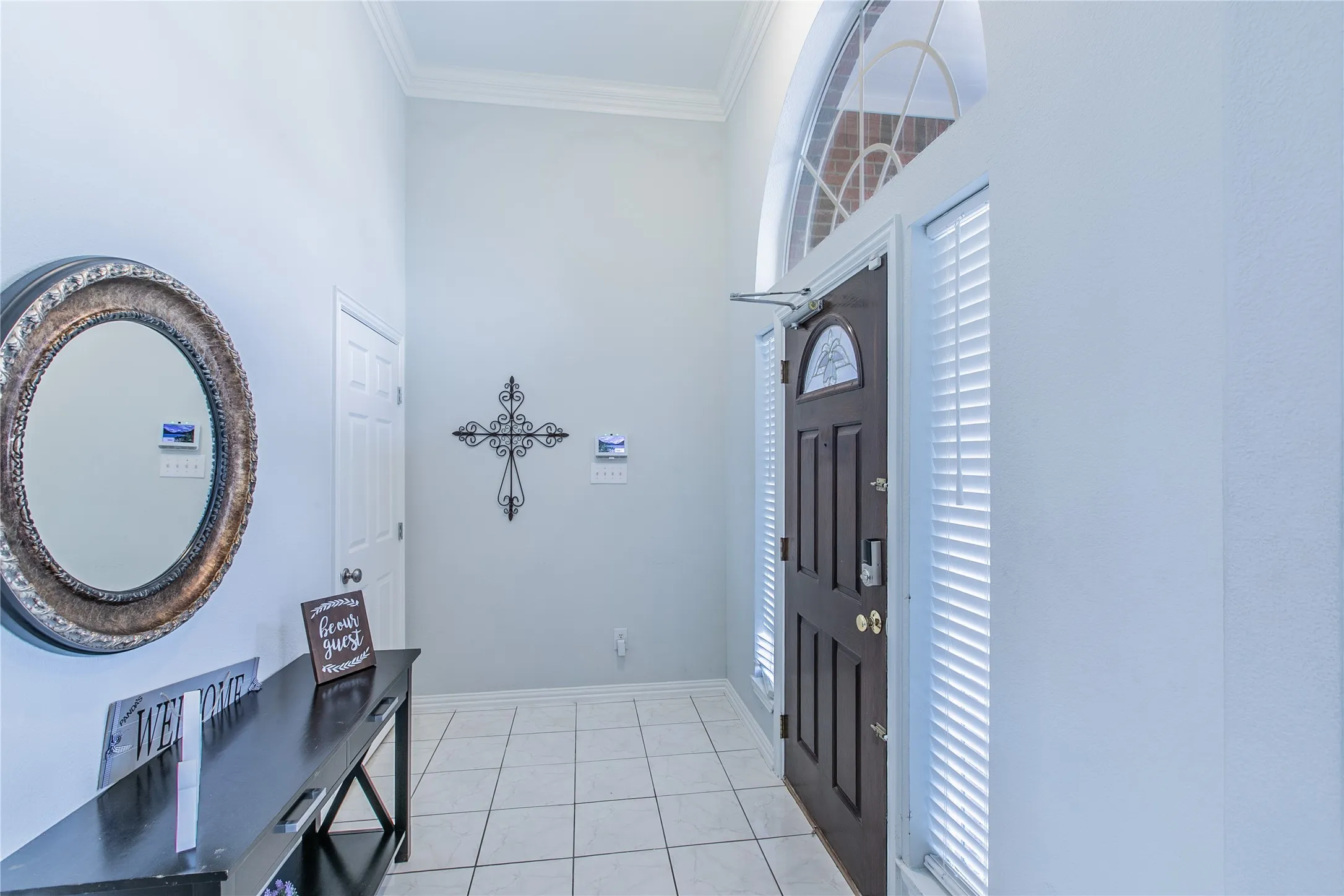 Single Family Residence For Sale in Dallas County , 4720 San Jacinto Street, Dallas, Texas 75204, 4 Bedroom, 4 Bathroom, 2 Garage spaces, 2,131 Sqft, built in 2002, mls#21395833, Real Estate Agent in Dallas, Homes For Sale in Dallas county, Homes For Sale in Dallas, Realtor in Dallas Texas, Real Estate Brokerage Independent Realty Texas, Luminita Cordes Realtor