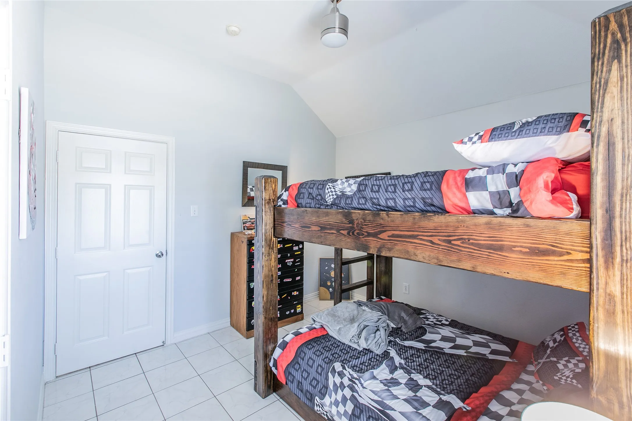 Single Family Residence For Sale in Dallas County , 4720 San Jacinto Street, Dallas, Texas 75204, 4 Bedroom, 4 Bathroom, 2 Garage spaces, 2,131 Sqft, built in 2002, mls#21395833, Real Estate Agent in Dallas, Homes For Sale in Dallas county, Homes For Sale in Dallas, Realtor in Dallas Texas, Real Estate Brokerage Independent Realty Texas, Luminita Cordes Realtor