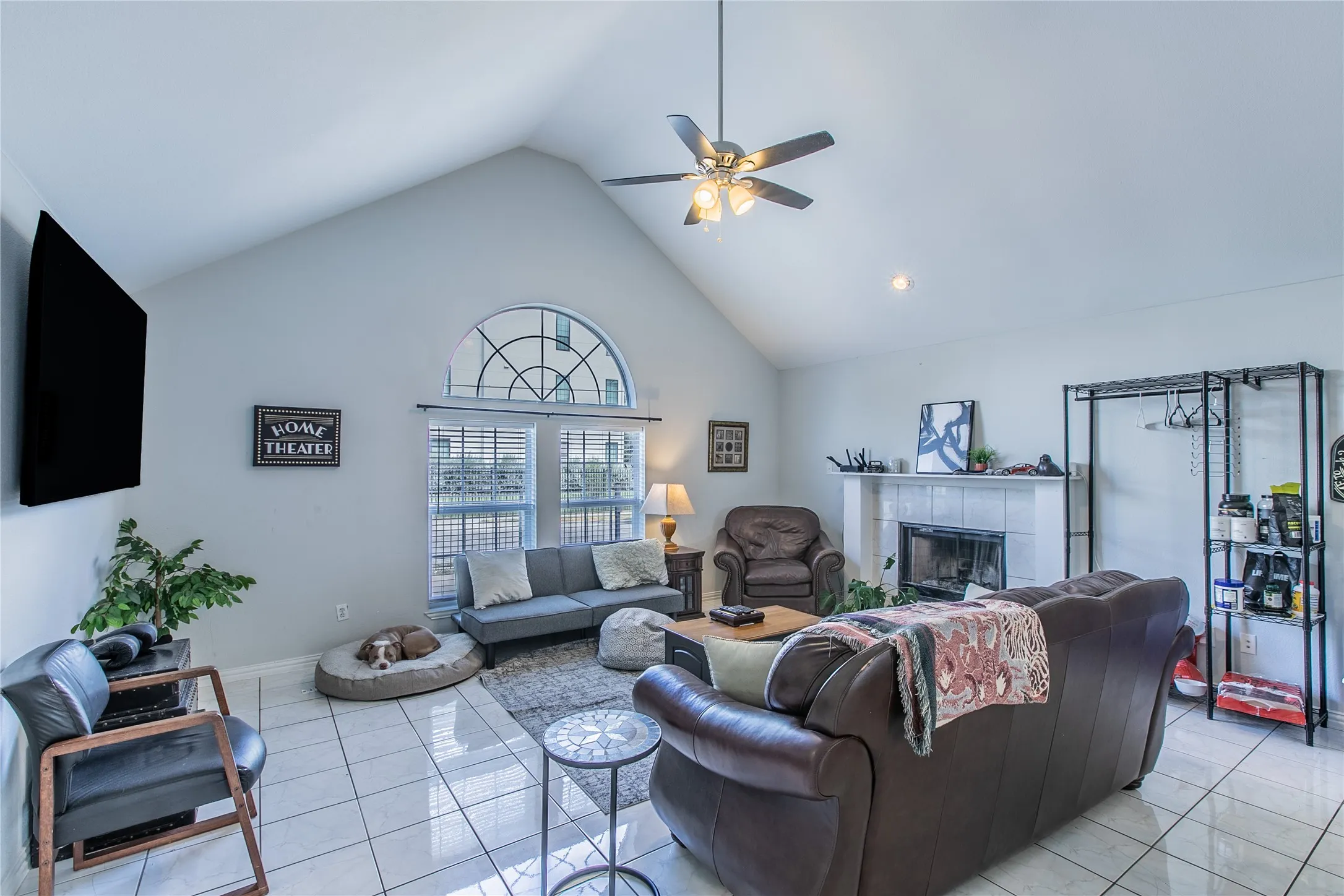 Single Family Residence For Sale in Dallas County , 4720 San Jacinto Street, Dallas, Texas 75204, 4 Bedroom, 4 Bathroom, 2 Garage spaces, 2,131 Sqft, built in 2002, mls#21395833, Real Estate Agent in Dallas, Homes For Sale in Dallas county, Homes For Sale in Dallas, Realtor in Dallas Texas, Real Estate Brokerage Independent Realty Texas, Luminita Cordes Realtor