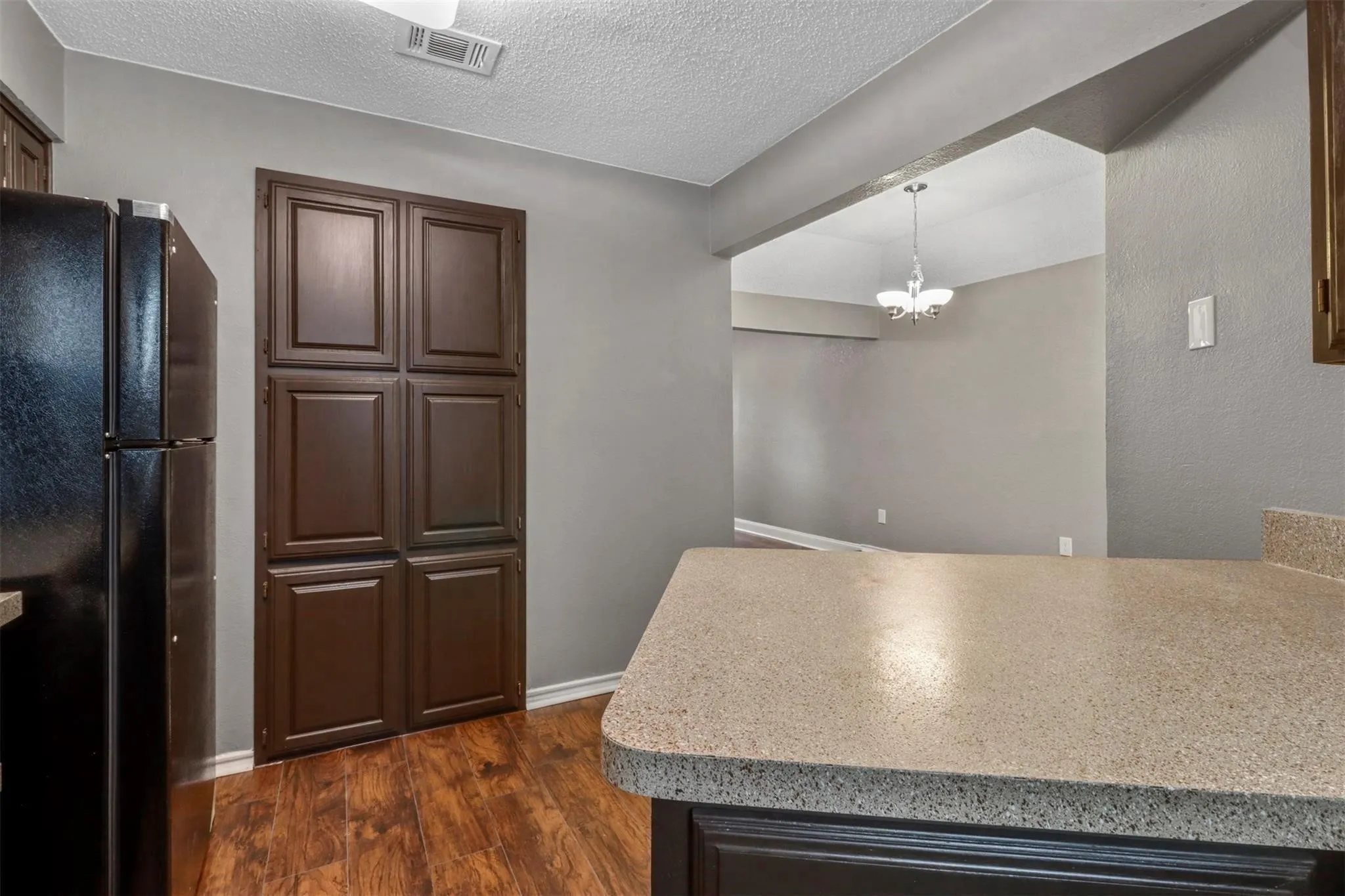 For Sale in Tarrant County , 800 Custer Street, Arlington, Texas 76014, 39 Bedroom, 26 Bathroom, Garage spaces, 0 Sqft, built in 1985, mls#21399213, Real Estate Agent in Arlington, Homes For Sale in Tarrant county, Homes For Sale in Arlington, Realtor in Arlington Texas, Real Estate Brokerage Independent Realty Texas, Luminita Cordes Realtor