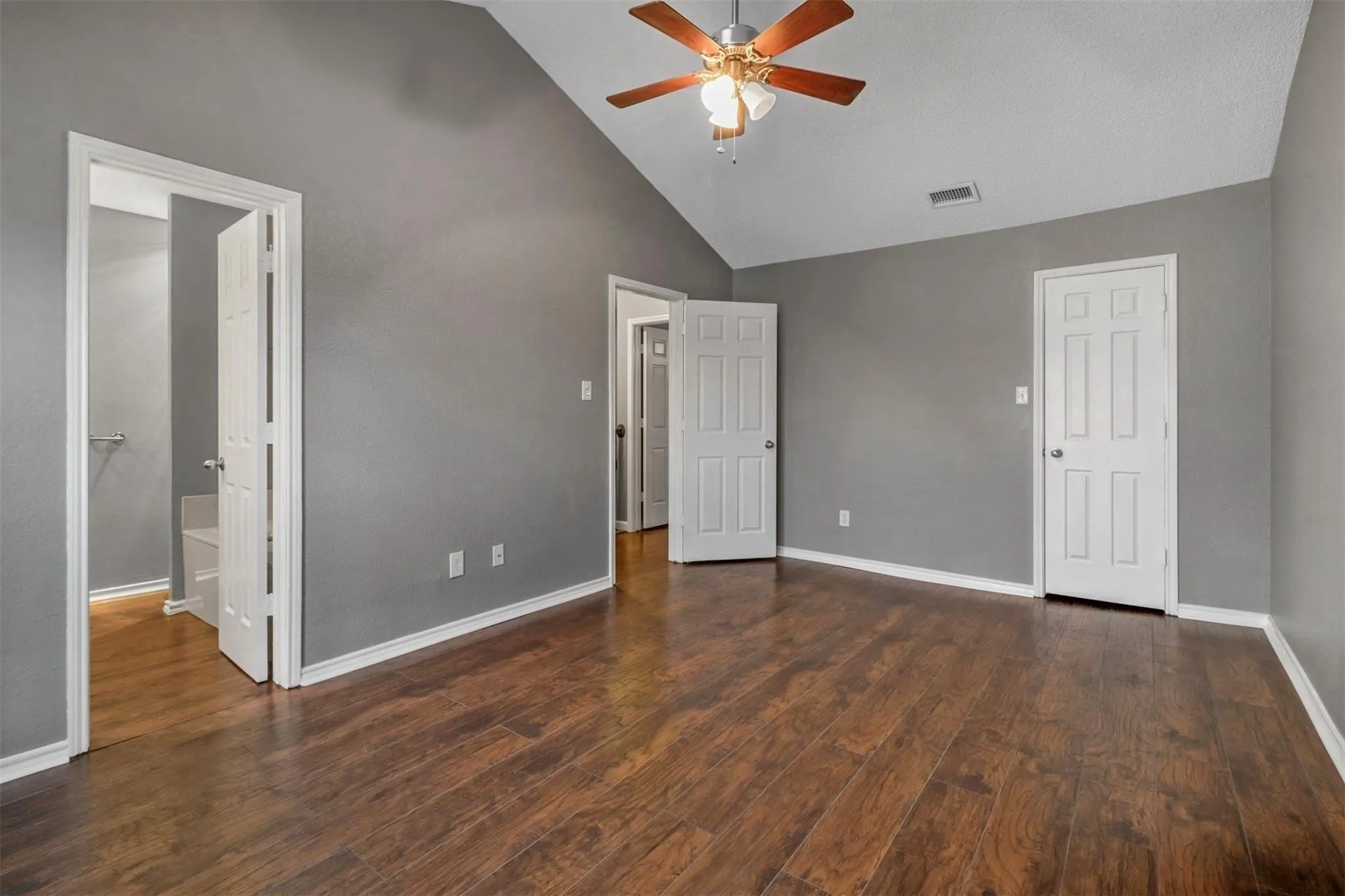 For Sale in Tarrant County , 800 Custer Street, Arlington, Texas 76014, 39 Bedroom, 26 Bathroom, Garage spaces, 0 Sqft, built in 1985, mls#21399213, Real Estate Agent in Arlington, Homes For Sale in Tarrant county, Homes For Sale in Arlington, Realtor in Arlington Texas, Real Estate Brokerage Independent Realty Texas, Luminita Cordes Realtor
