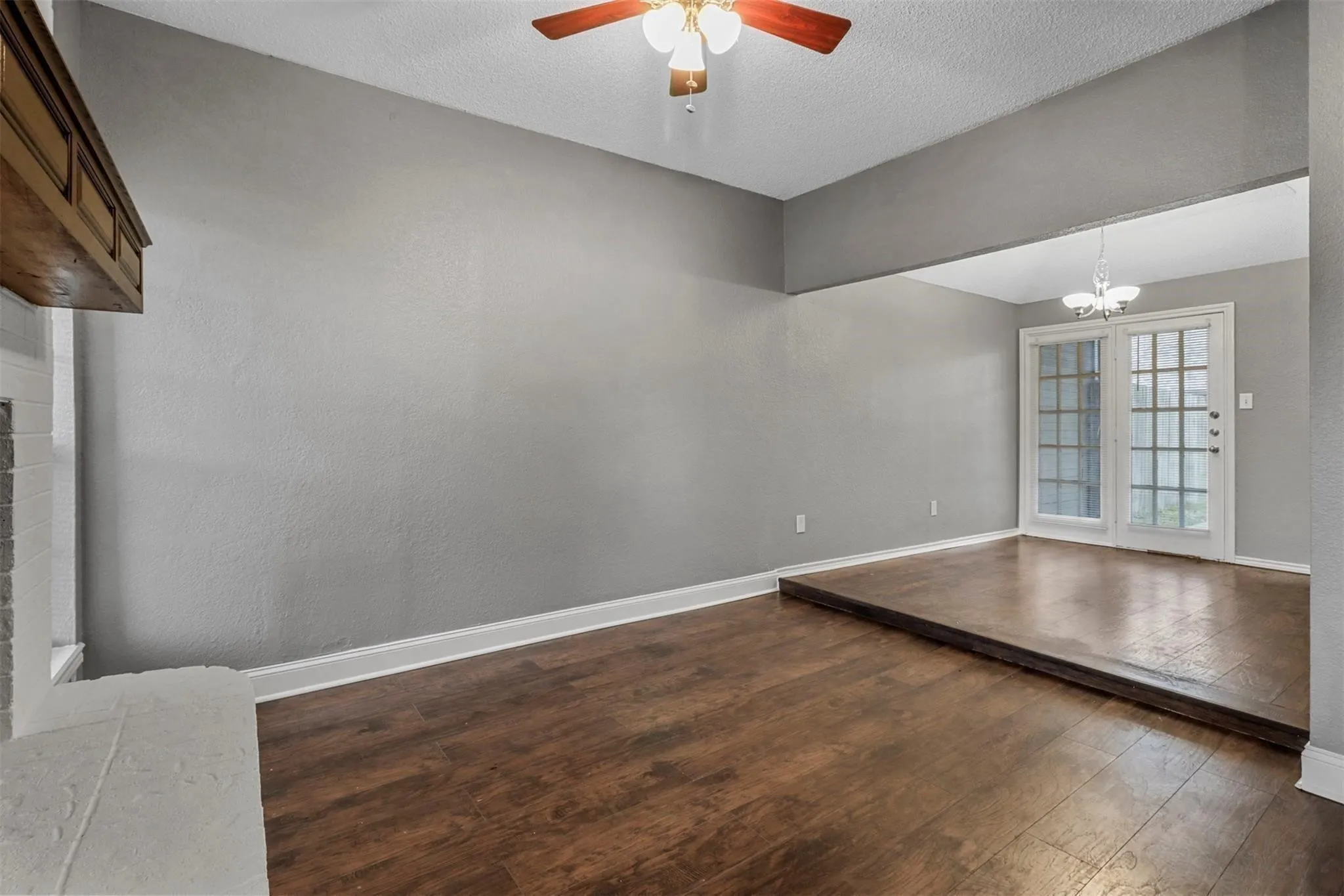 For Sale in Tarrant County , 800 Custer Street, Arlington, Texas 76014, 39 Bedroom, 26 Bathroom, Garage spaces, 0 Sqft, built in 1985, mls#21399213, Real Estate Agent in Arlington, Homes For Sale in Tarrant county, Homes For Sale in Arlington, Realtor in Arlington Texas, Real Estate Brokerage Independent Realty Texas, Luminita Cordes Realtor
