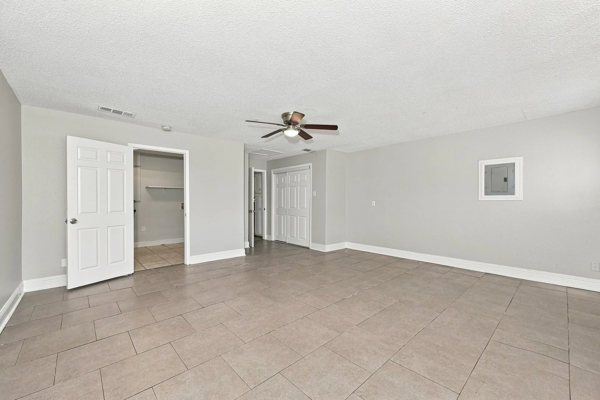Single Family Residence For Rent in Dallas County , 2616 Alamain Drive, Dallas, Texas 75241, 4 Bedroom, 2 Bathroom, Garage spaces, 1,665 Sqft, built in 1986, mls#21399212, Real Estate Agent in Dallas, Homes For Rent in Dallas county, Homes For Rent in Dallas, Realtor in Dallas Texas, Real Estate Brokerage Independent Realty Texas, Luminita Cordes Realtor