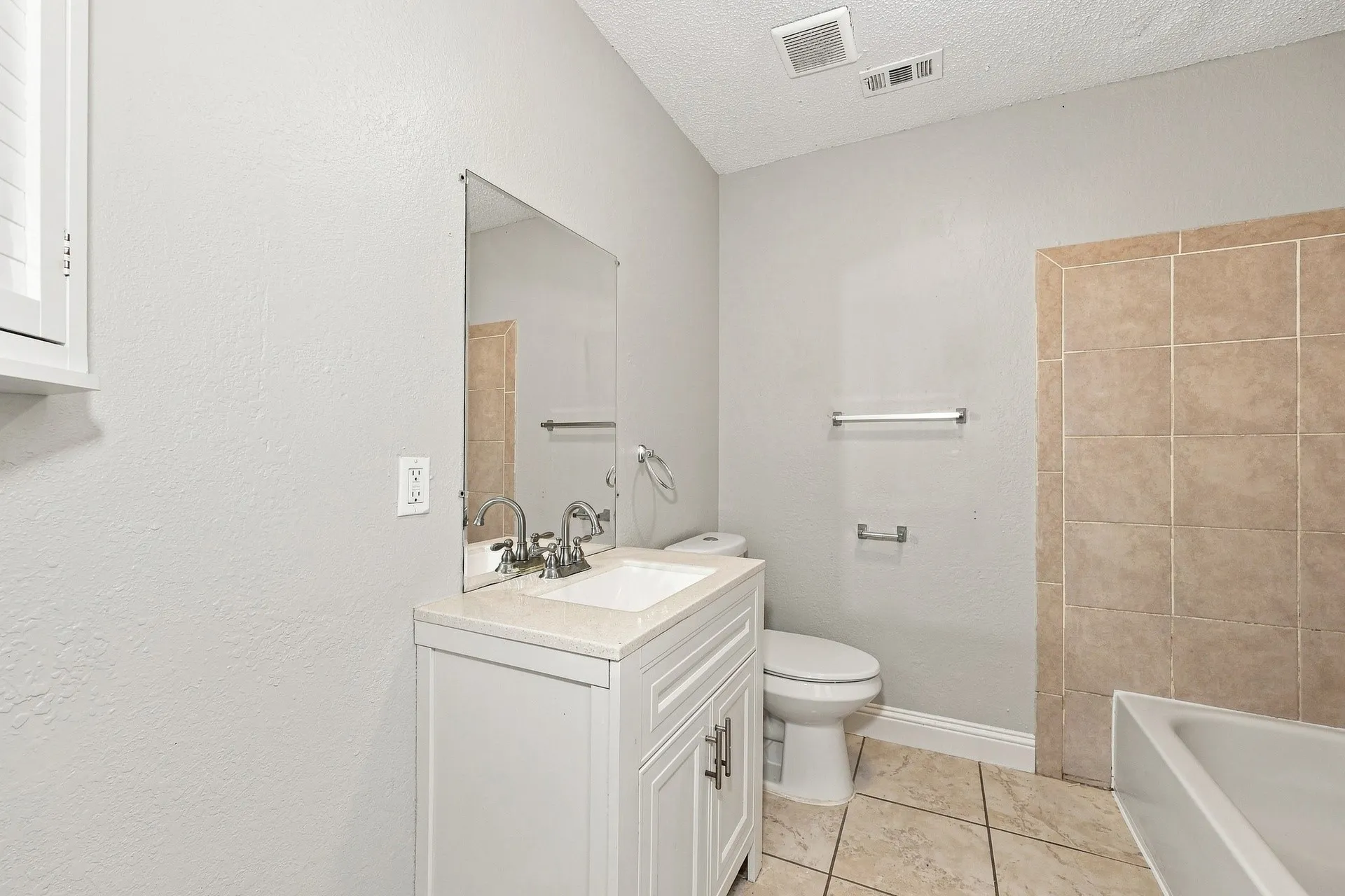 Single Family Residence For Rent in Dallas County , 2616 Alamain Drive, Dallas, Texas 75241, 4 Bedroom, 2 Bathroom, Garage spaces, 1,665 Sqft, built in 1986, mls#21399212, Real Estate Agent in Dallas, Homes For Rent in Dallas county, Homes For Rent in Dallas, Realtor in Dallas Texas, Real Estate Brokerage Independent Realty Texas, Luminita Cordes Realtor