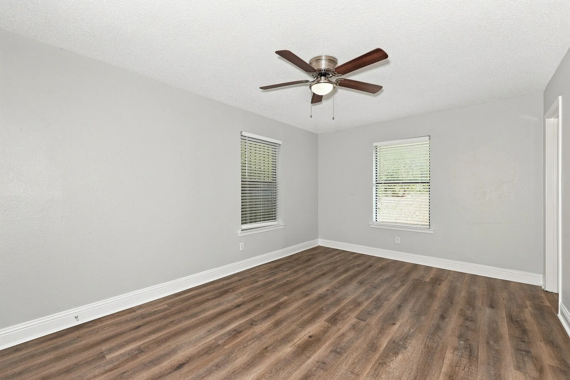 Single Family Residence For Rent in Dallas County , 2616 Alamain Drive, Dallas, Texas 75241, 4 Bedroom, 2 Bathroom, Garage spaces, 1,665 Sqft, built in 1986, mls#21399212, Real Estate Agent in Dallas, Homes For Rent in Dallas county, Homes For Rent in Dallas, Realtor in Dallas Texas, Real Estate Brokerage Independent Realty Texas, Luminita Cordes Realtor