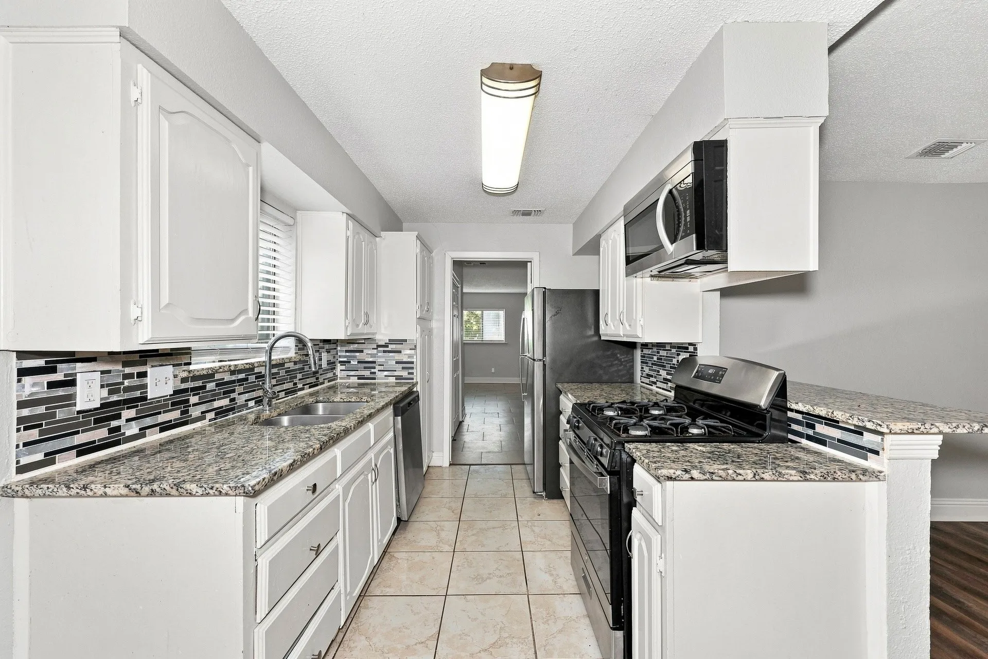 Single Family Residence For Rent in Dallas County , 2616 Alamain Drive, Dallas, Texas 75241, 4 Bedroom, 2 Bathroom, Garage spaces, 1,665 Sqft, built in 1986, mls#21399212, Real Estate Agent in Dallas, Homes For Rent in Dallas county, Homes For Rent in Dallas, Realtor in Dallas Texas, Real Estate Brokerage Independent Realty Texas, Luminita Cordes Realtor