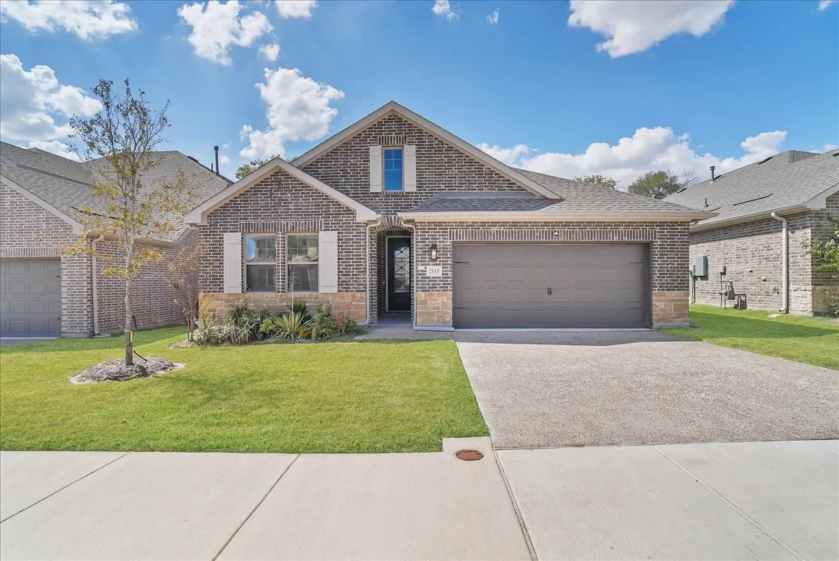 Single Family Residence For Rent in Collin County , 2115 Meadowlark Lane, Melissa, Texas 75454, 4 Bedroom, 3 Bathroom, 2 Garage spaces, 2,264 Sqft, built in 2024, mls#21399179, Real Estate Agent in Melissa, Homes For Rent in Collin county, Homes For Rent in Melissa, Realtor in Melissa Texas, Real Estate Brokerage Independent Realty Texas, Luminita Cordes Realtor