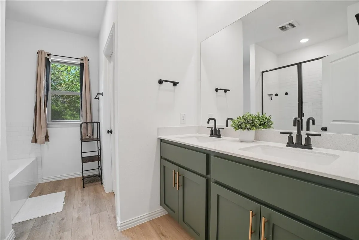 Single Family Residence For Rent in Collin County , 2115 Meadowlark Lane, Melissa, Texas 75454, 4 Bedroom, 3 Bathroom, 2 Garage spaces, 2,264 Sqft, built in 2024, mls#21399179, Real Estate Agent in Melissa, Homes For Rent in Collin county, Homes For Rent in Melissa, Realtor in Melissa Texas, Real Estate Brokerage Independent Realty Texas, Luminita Cordes Realtor
