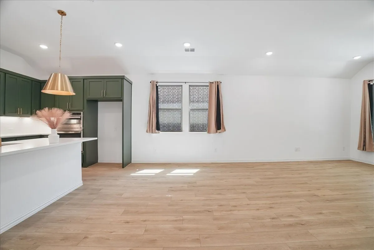 Single Family Residence For Rent in Collin County , 2115 Meadowlark Lane, Melissa, Texas 75454, 4 Bedroom, 3 Bathroom, 2 Garage spaces, 2,264 Sqft, built in 2024, mls#21399179, Real Estate Agent in Melissa, Homes For Rent in Collin county, Homes For Rent in Melissa, Realtor in Melissa Texas, Real Estate Brokerage Independent Realty Texas, Luminita Cordes Realtor