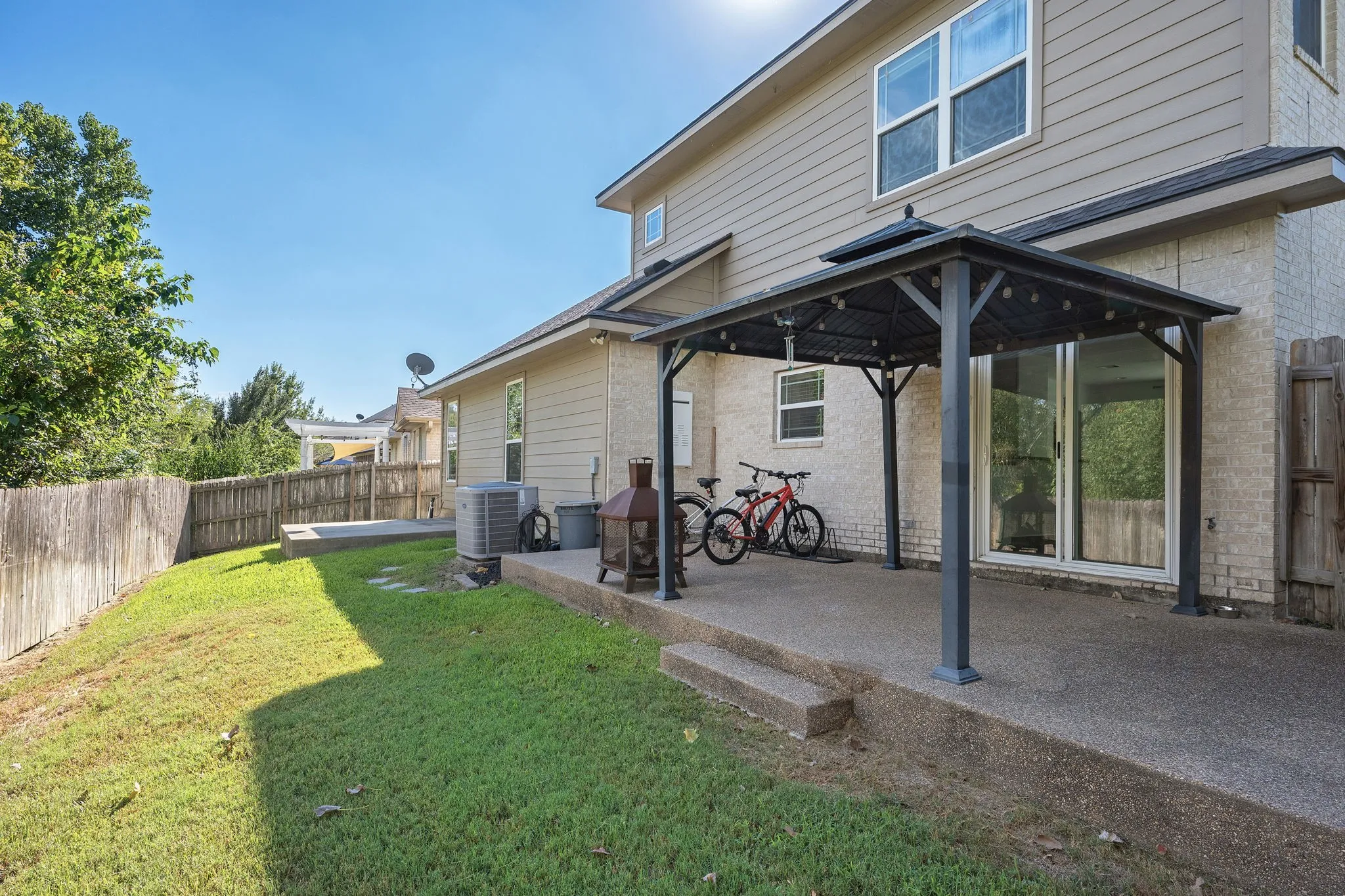 Single Family Residence For Sale in Brazos County , 2307 Carisbrooke Loop, College Station, Texas 77845, 4 Bedroom, 4 Bathroom, 2 Garage spaces, 2,622 Sqft, built in 2012, mls#21398754, Real Estate Agent in College Station, Homes For Sale in Brazos county, Homes For Sale in College Station, Realtor in College Station Texas, Real Estate Brokerage Independent Realty Texas, Luminita Cordes Realtor