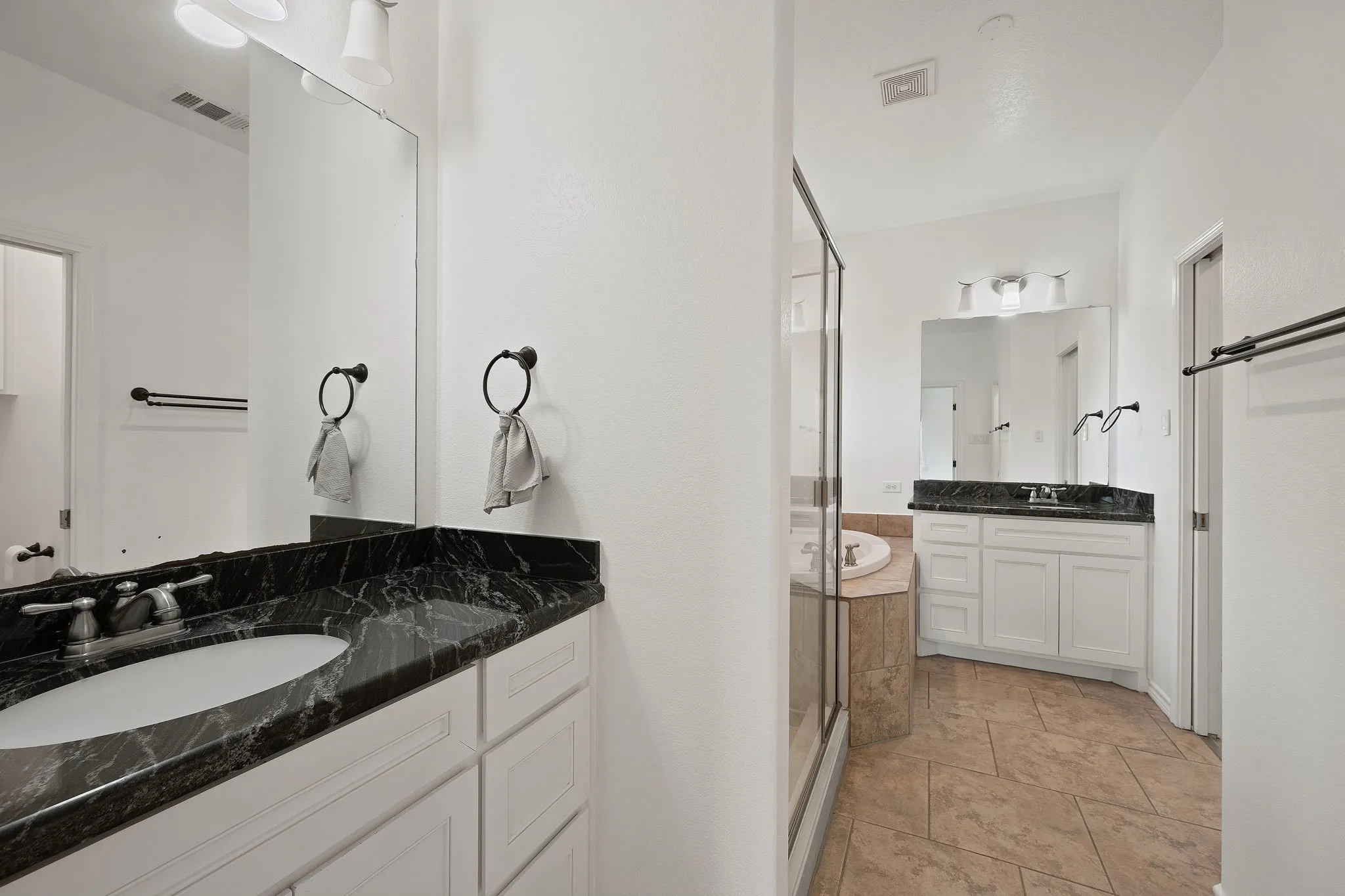 Single Family Residence For Sale in Brazos County , 2307 Carisbrooke Loop, College Station, Texas 77845, 4 Bedroom, 4 Bathroom, 2 Garage spaces, 2,622 Sqft, built in 2012, mls#21398754, Real Estate Agent in College Station, Homes For Sale in Brazos county, Homes For Sale in College Station, Realtor in College Station Texas, Real Estate Brokerage Independent Realty Texas, Luminita Cordes Realtor