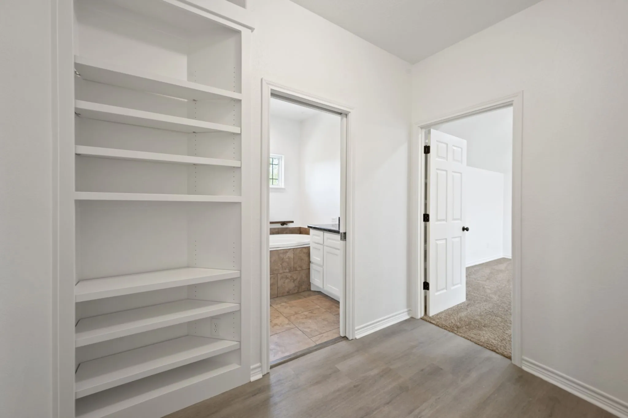 Single Family Residence For Sale in Brazos County , 2307 Carisbrooke Loop, College Station, Texas 77845, 4 Bedroom, 4 Bathroom, 2 Garage spaces, 2,622 Sqft, built in 2012, mls#21398754, Real Estate Agent in College Station, Homes For Sale in Brazos county, Homes For Sale in College Station, Realtor in College Station Texas, Real Estate Brokerage Independent Realty Texas, Luminita Cordes Realtor