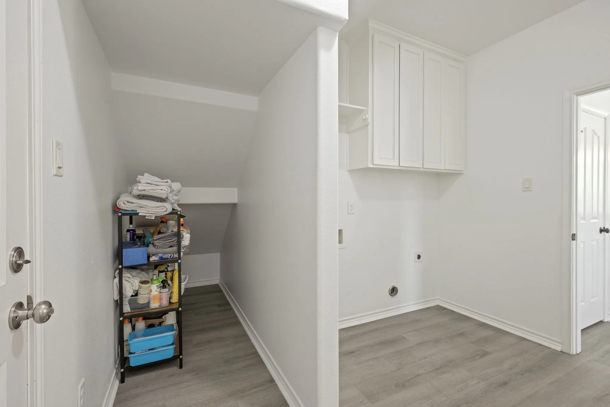 Single Family Residence For Sale in Brazos County , 2307 Carisbrooke Loop, College Station, Texas 77845, 4 Bedroom, 4 Bathroom, 2 Garage spaces, 2,622 Sqft, built in 2012, mls#21398754, Real Estate Agent in College Station, Homes For Sale in Brazos county, Homes For Sale in College Station, Realtor in College Station Texas, Real Estate Brokerage Independent Realty Texas, Luminita Cordes Realtor