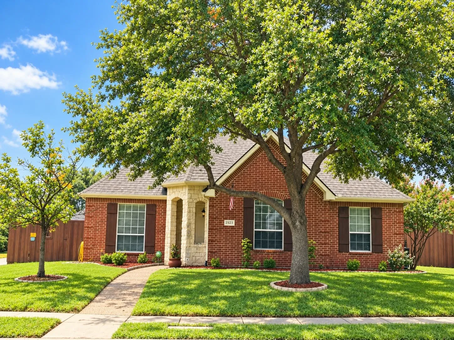 Single Family Residence For Sale in Denton County , 2523 Brazos Drive, Frisco, Texas 75033, 4 Bedroom, 3 Bathroom, 3 Garage spaces, 2,762 Sqft, built in 2003, mls#21395166, Real Estate Agent in Frisco, Homes For Sale in Denton county, Homes For Sale in Frisco, Realtor in Frisco Texas, Real Estate Brokerage Independent Realty Texas, Luminita Cordes Realtor
