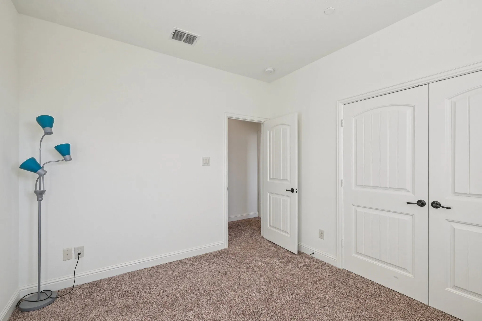 Townhouse For Sale in Collin County , 319 Phoebe, Allen, Texas 75013, 3 Bedroom, 3 Bathroom, 2 Garage spaces, 1,753 Sqft, built in 2012, mls#21399226, Real Estate Agent in Allen, Homes For Sale in Collin county, Homes For Sale in Allen, Realtor in Allen Texas, Real Estate Brokerage Independent Realty Texas, Luminita Cordes Realtor