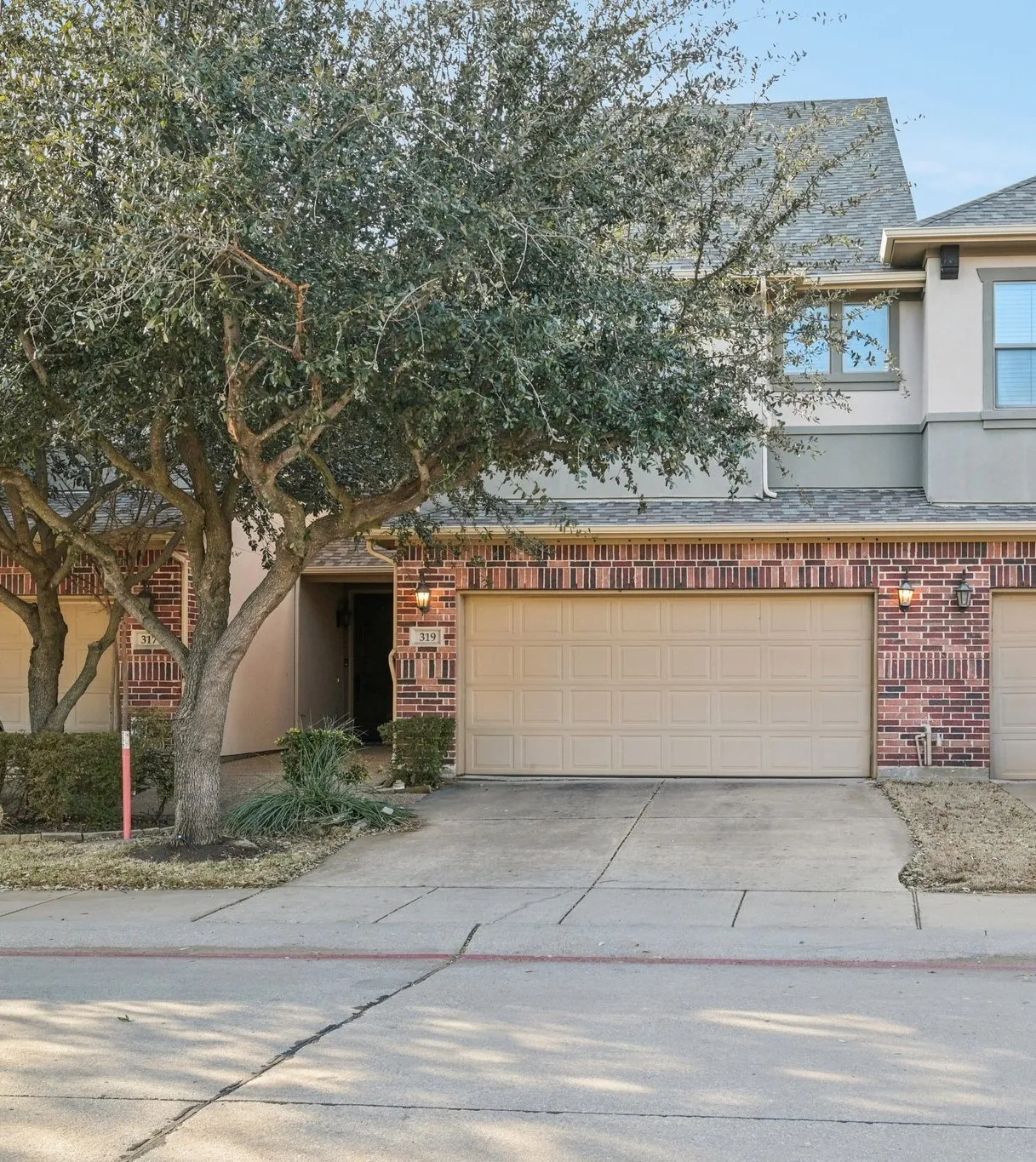 Townhouse For Sale in Collin County , 319 Phoebe, Allen, Texas 75013, 3 Bedroom, 3 Bathroom, 2 Garage spaces, 1,753 Sqft, built in 2012, mls#21399226, Real Estate Agent in Allen, Homes For Sale in Collin county, Homes For Sale in Allen, Realtor in Allen Texas, Real Estate Brokerage Independent Realty Texas, Luminita Cordes Realtor