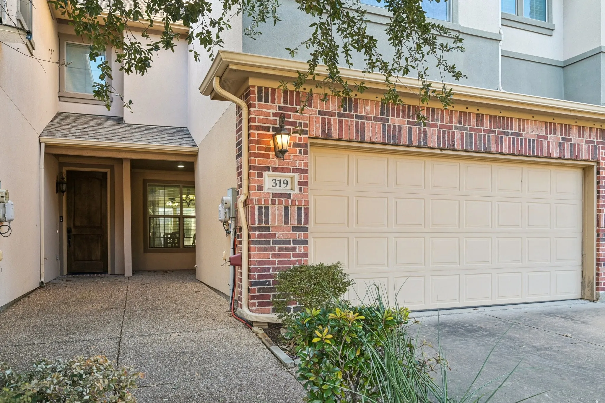 Townhouse For Sale in Collin County , 319 Phoebe, Allen, Texas 75013, 3 Bedroom, 3 Bathroom, 2 Garage spaces, 1,753 Sqft, built in 2012, mls#21399226, Real Estate Agent in Allen, Homes For Sale in Collin county, Homes For Sale in Allen, Realtor in Allen Texas, Real Estate Brokerage Independent Realty Texas, Luminita Cordes Realtor
