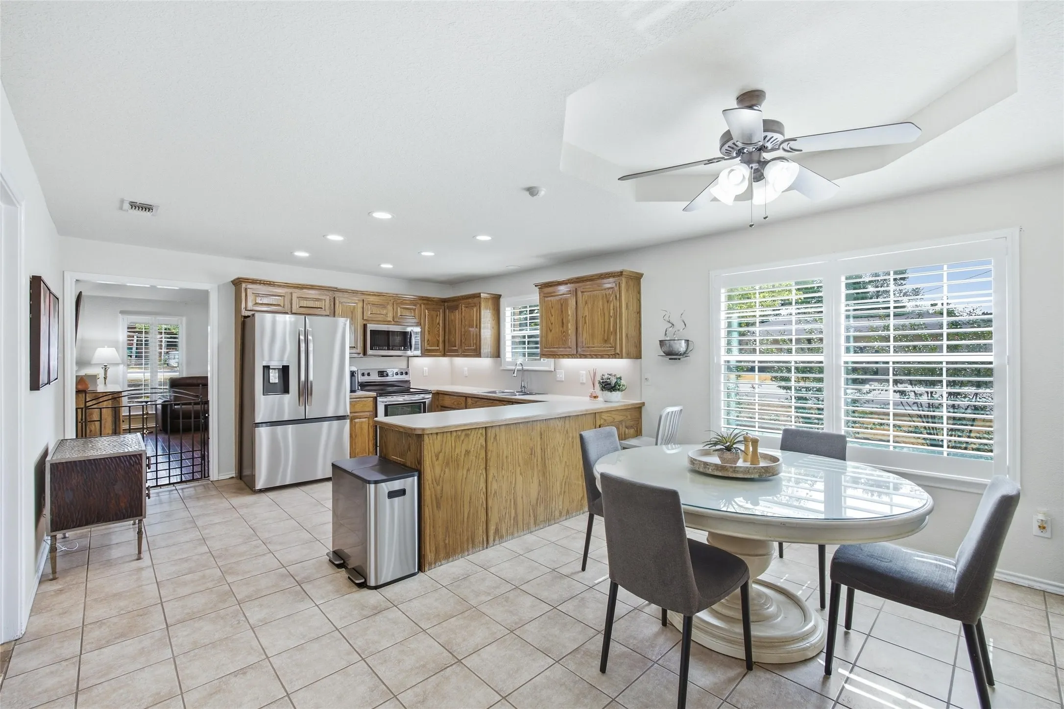 Single Family Residence For Sale in Parker County , 201 W Oak Street, Aledo, Texas 76008, 3 Bedroom, 2 Bathroom, 2 Garage spaces, 1,425 Sqft, built in 2005, mls#21398314, Real Estate Agent in Aledo, Homes For Sale in Parker county, Homes For Sale in Aledo, Realtor in Aledo Texas, Real Estate Brokerage Independent Realty Texas, Luminita Cordes Realtor