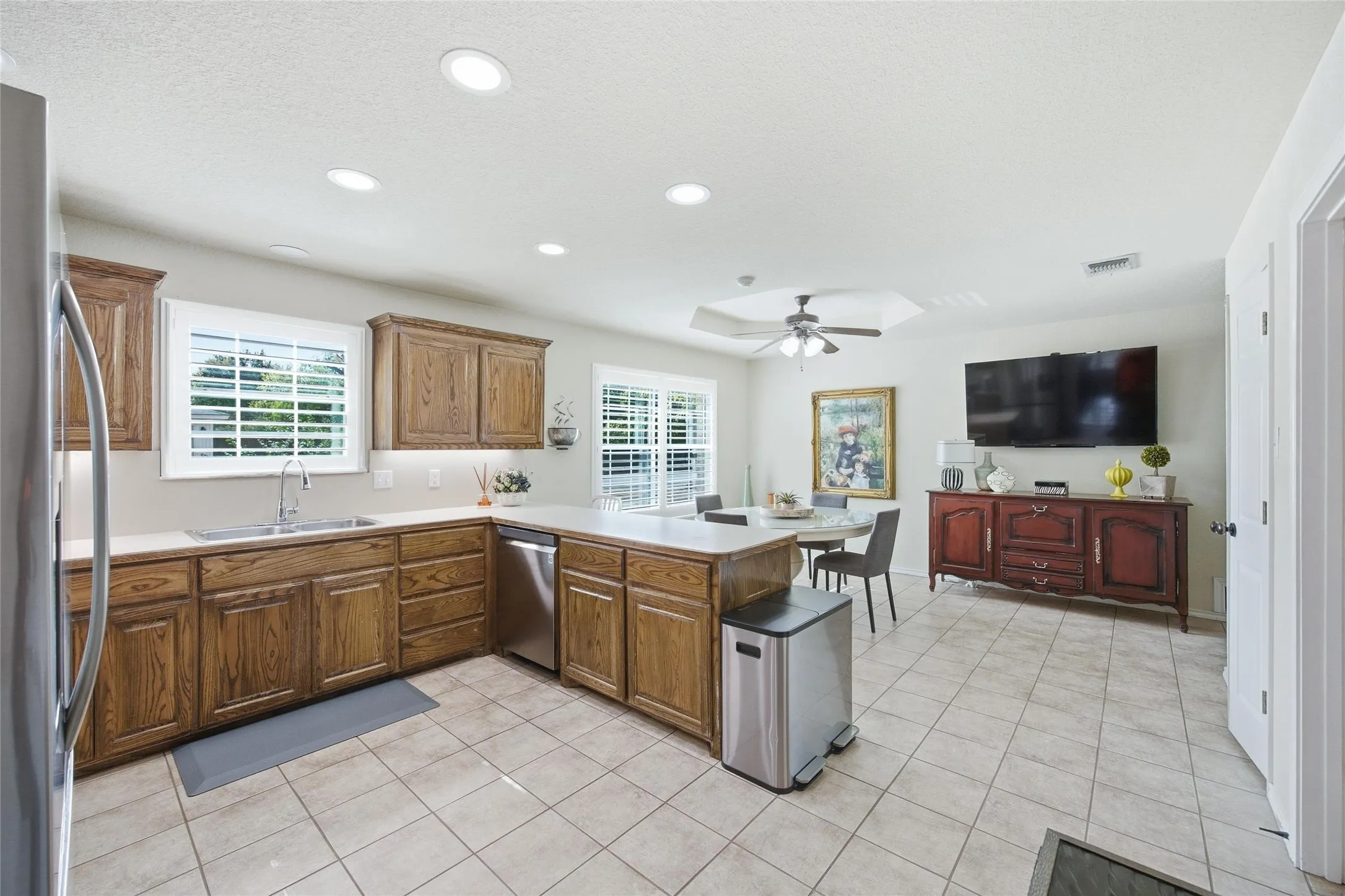 Single Family Residence For Sale in Parker County , 201 W Oak Street, Aledo, Texas 76008, 3 Bedroom, 2 Bathroom, 2 Garage spaces, 1,425 Sqft, built in 2005, mls#21398314, Real Estate Agent in Aledo, Homes For Sale in Parker county, Homes For Sale in Aledo, Realtor in Aledo Texas, Real Estate Brokerage Independent Realty Texas, Luminita Cordes Realtor