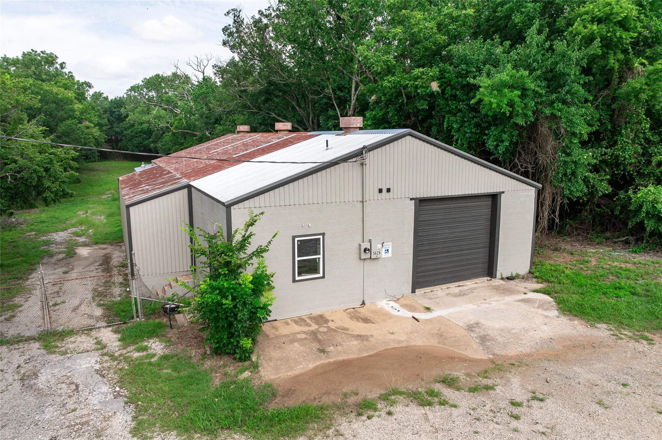 Warehouse For Sale in Grayson County , 5626 Texoma Parkway, Sherman, Texas 75090, 0, 0, Garage spaces, 0 Sqft, built in 1982, mls#21399094, Real Estate Agent in Sherman, Homes For Sale in Grayson county, Homes For Sale in Sherman, Realtor in Sherman Texas, Real Estate Brokerage Independent Realty Texas, Luminita Cordes Realtor