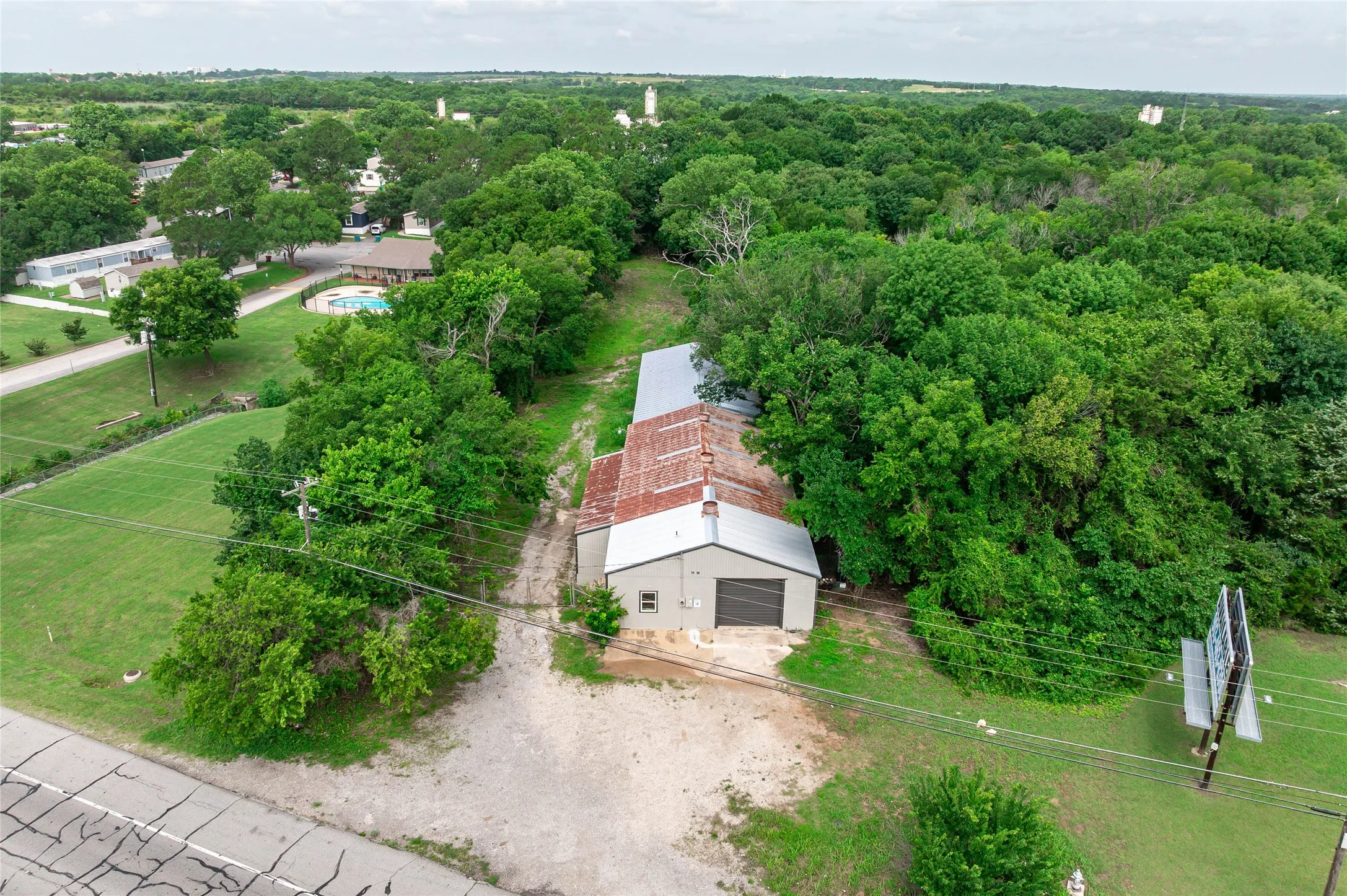 Warehouse For Sale in Grayson County , 5626 Texoma Parkway, Sherman, Texas 75090, 0, 0, Garage spaces, 0 Sqft, built in 1982, mls#21399094, Real Estate Agent in Sherman, Homes For Sale in Grayson county, Homes For Sale in Sherman, Realtor in Sherman Texas, Real Estate Brokerage Independent Realty Texas, Luminita Cordes Realtor