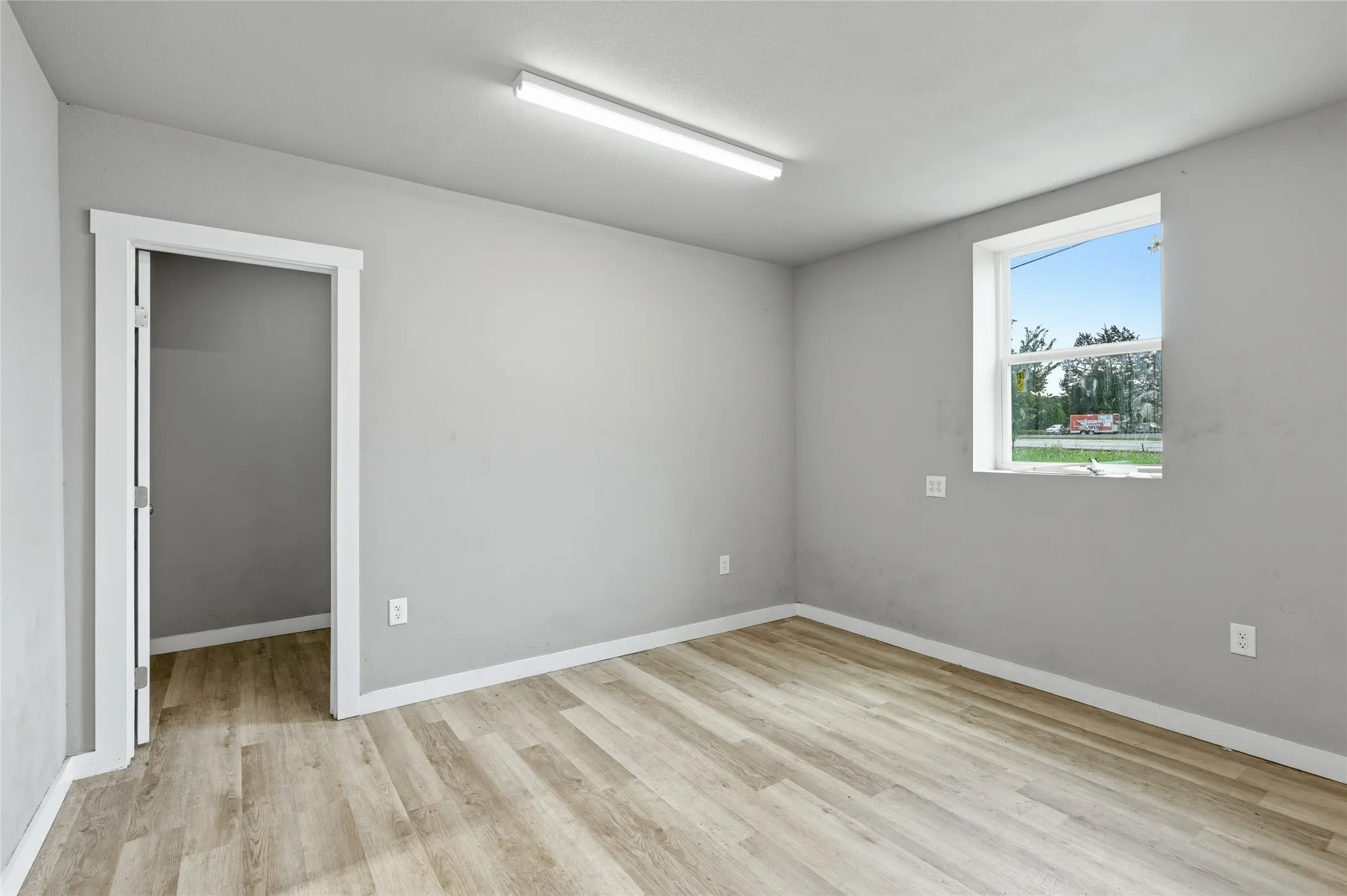 Warehouse For Sale in Grayson County , 5626 Texoma Parkway, Sherman, Texas 75090, 0, 0, Garage spaces, 0 Sqft, built in 1982, mls#21399094, Real Estate Agent in Sherman, Homes For Sale in Grayson county, Homes For Sale in Sherman, Realtor in Sherman Texas, Real Estate Brokerage Independent Realty Texas, Luminita Cordes Realtor