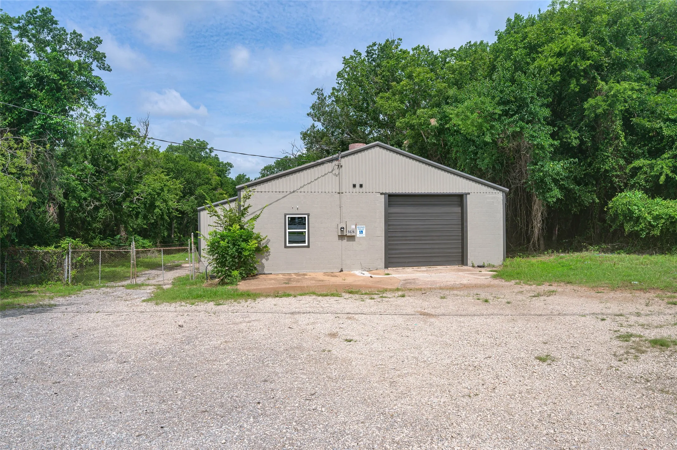 Warehouse For Sale in Grayson County , 5626 Texoma Parkway, Sherman, Texas 75090, 0, 0, Garage spaces, 0 Sqft, built in 1982, mls#21399094, Real Estate Agent in Sherman, Homes For Sale in Grayson county, Homes For Sale in Sherman, Realtor in Sherman Texas, Real Estate Brokerage Independent Realty Texas, Luminita Cordes Realtor