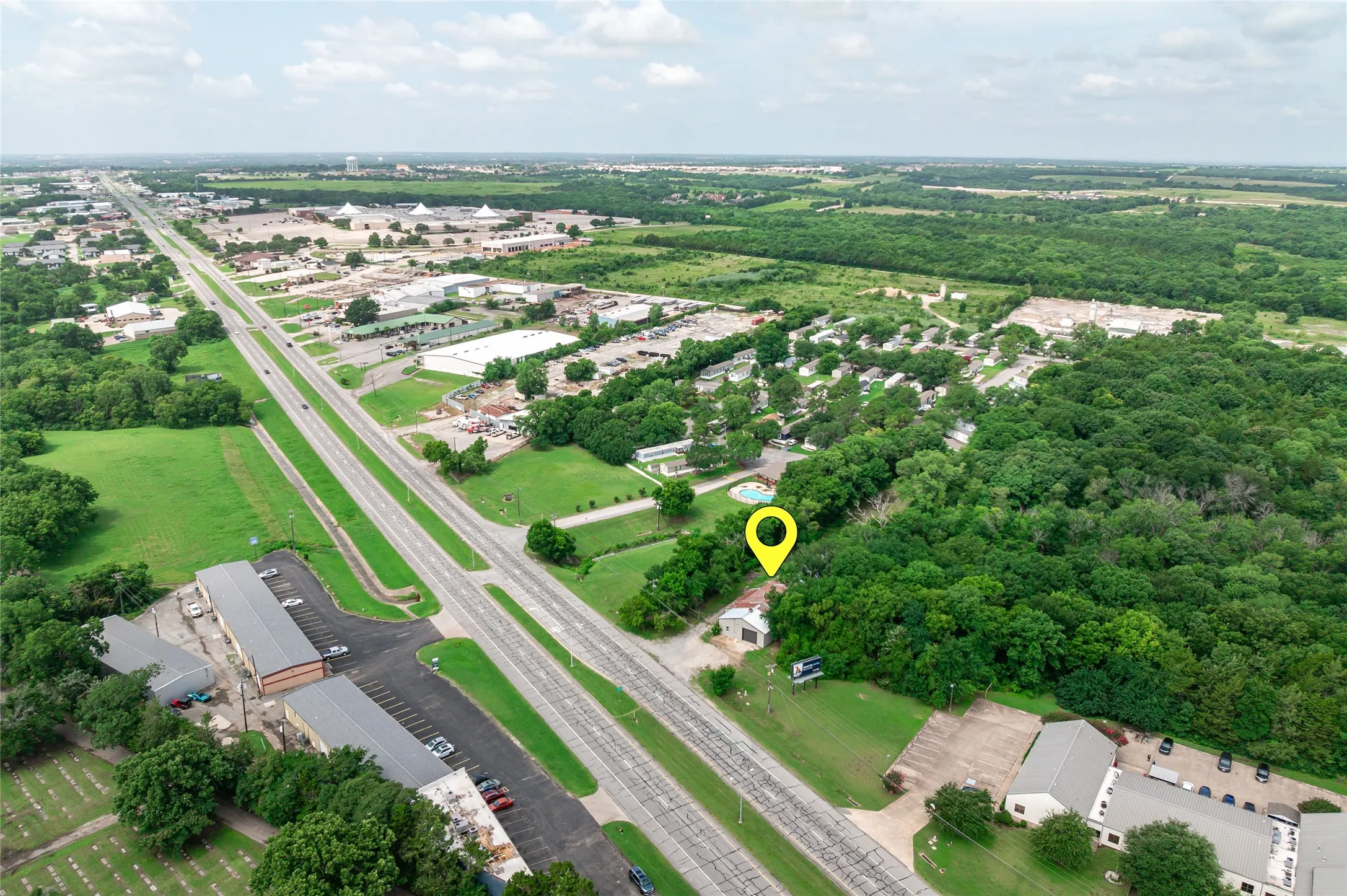 Warehouse For Sale in Grayson County , 5626 Texoma Parkway, Sherman, Texas 75090, 0, 0, Garage spaces, 0 Sqft, built in 1982, mls#21399094, Real Estate Agent in Sherman, Homes For Sale in Grayson county, Homes For Sale in Sherman, Realtor in Sherman Texas, Real Estate Brokerage Independent Realty Texas, Luminita Cordes Realtor