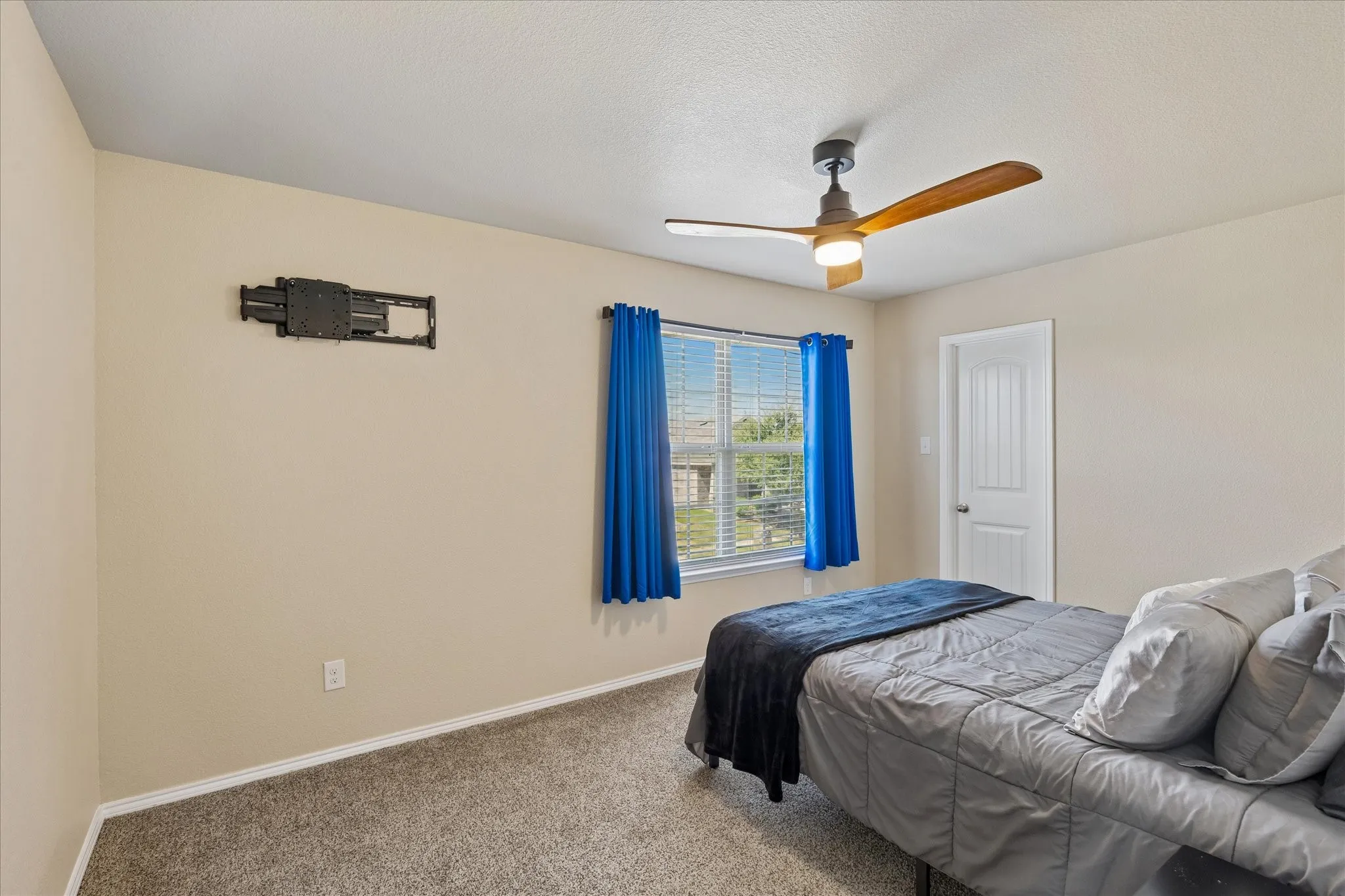Secondary bedroom.  Bedrooms are larger than most and have large, walk in closets.