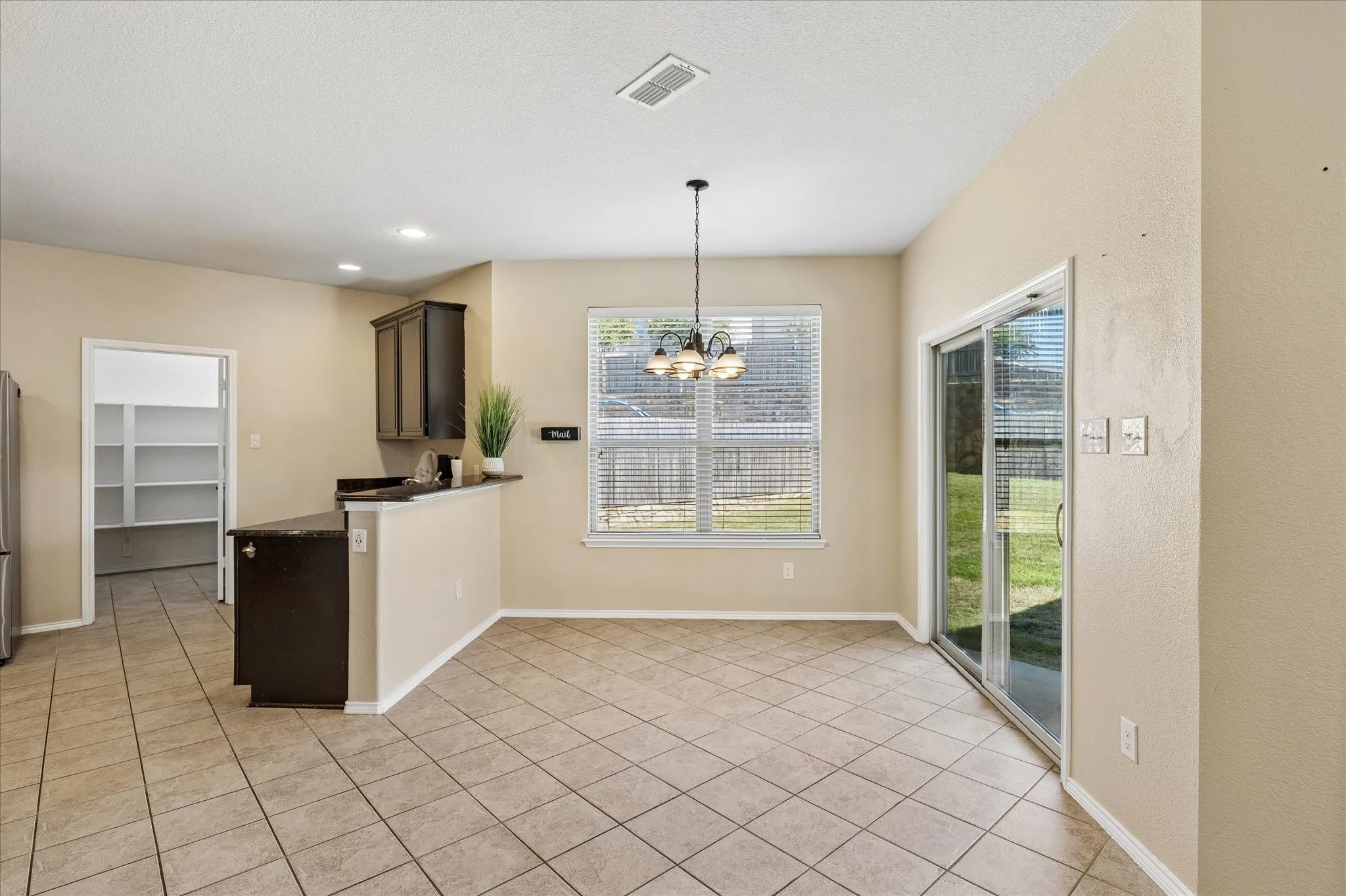 Single Family Residence For Sale in Denton County , 3413 Seaside Drive, Denton, Texas 76208, 4 Bedroom, 3 Bathroom, 2 Garage spaces, 2,600 Sqft, built in 2015, mls#21385497, Real Estate Agent in Denton, Homes For Sale in Denton county, Homes For Sale in Denton, Realtor in Denton Texas, Real Estate Brokerage Independent Realty Texas, Luminita Cordes Realtor