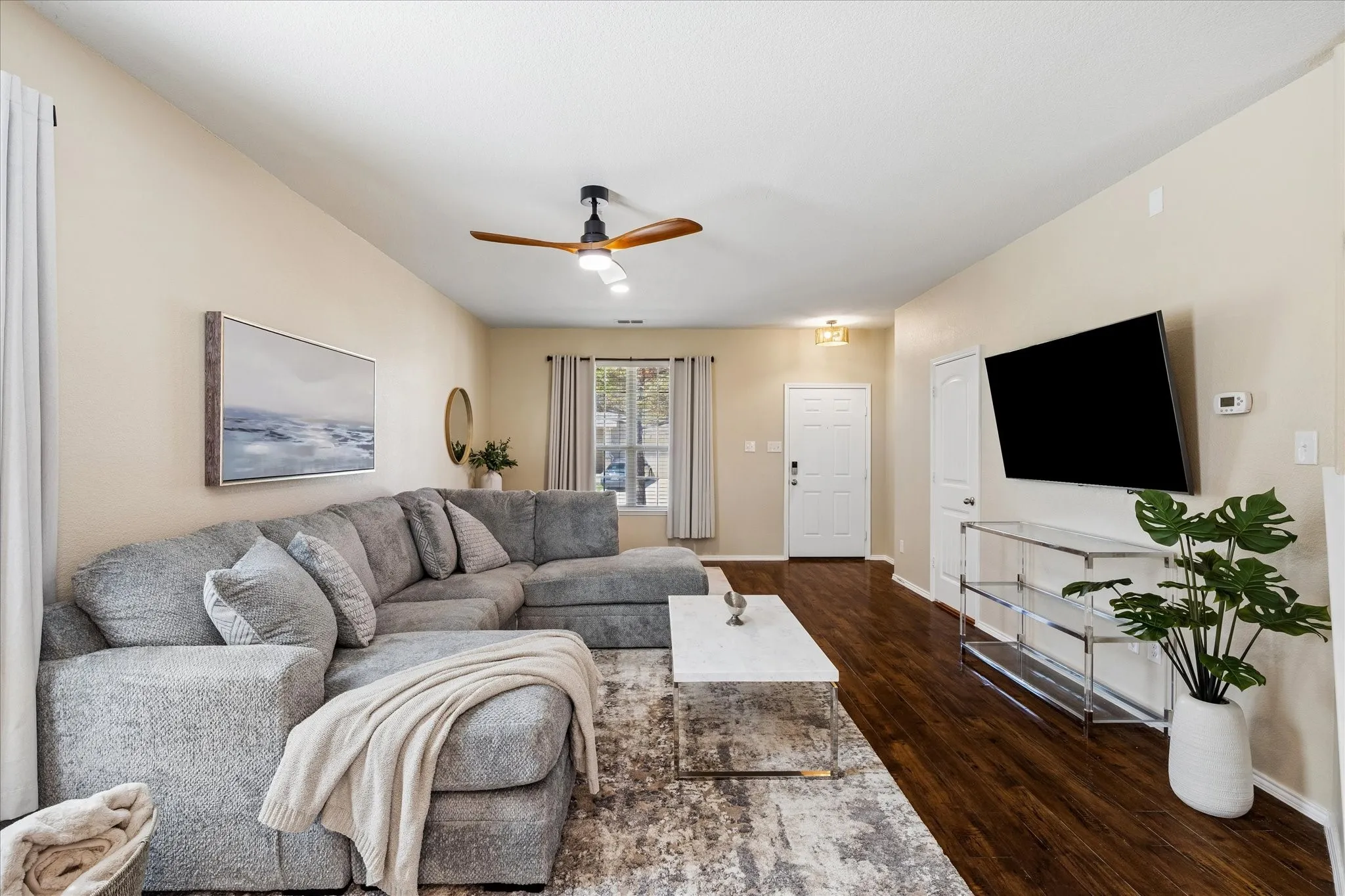 Single Family Residence For Sale in Denton County , 3413 Seaside Drive, Denton, Texas 76208, 4 Bedroom, 3 Bathroom, 2 Garage spaces, 2,600 Sqft, built in 2015, mls#21385497, Real Estate Agent in Denton, Homes For Sale in Denton county, Homes For Sale in Denton, Realtor in Denton Texas, Real Estate Brokerage Independent Realty Texas, Luminita Cordes Realtor