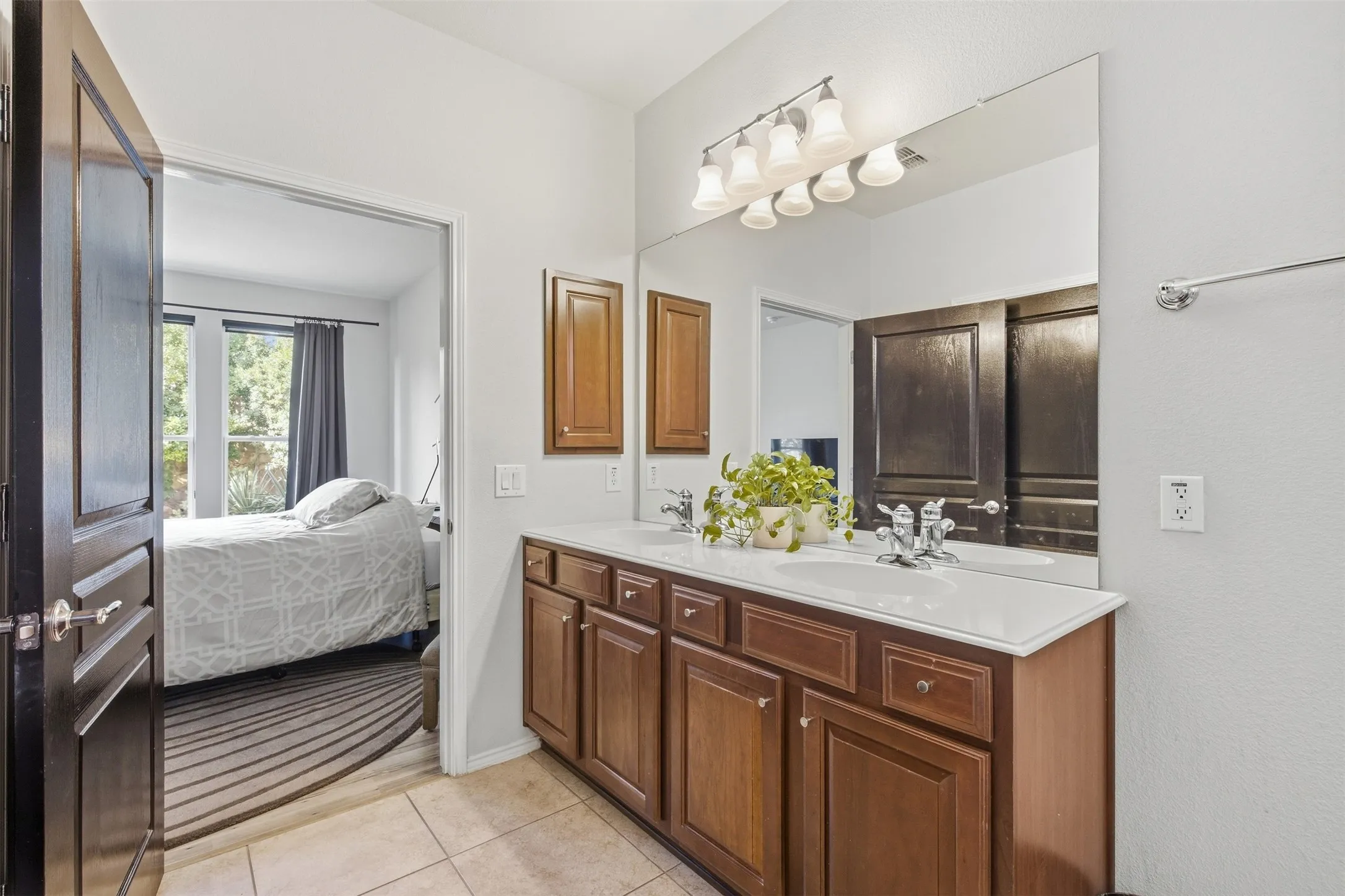 Single Family Residence For Sale in Denton County , 960 Pasatiempo Drive, Frisco, Texas 75036, 3 Bedroom, 2 Bathroom, 2 Garage spaces, 1,614 Sqft, built in 2008, mls#21397457, Real Estate Agent in Frisco, Homes For Sale in Denton county, Homes For Sale in Frisco, Realtor in Frisco Texas, Real Estate Brokerage Independent Realty Texas, Luminita Cordes Realtor