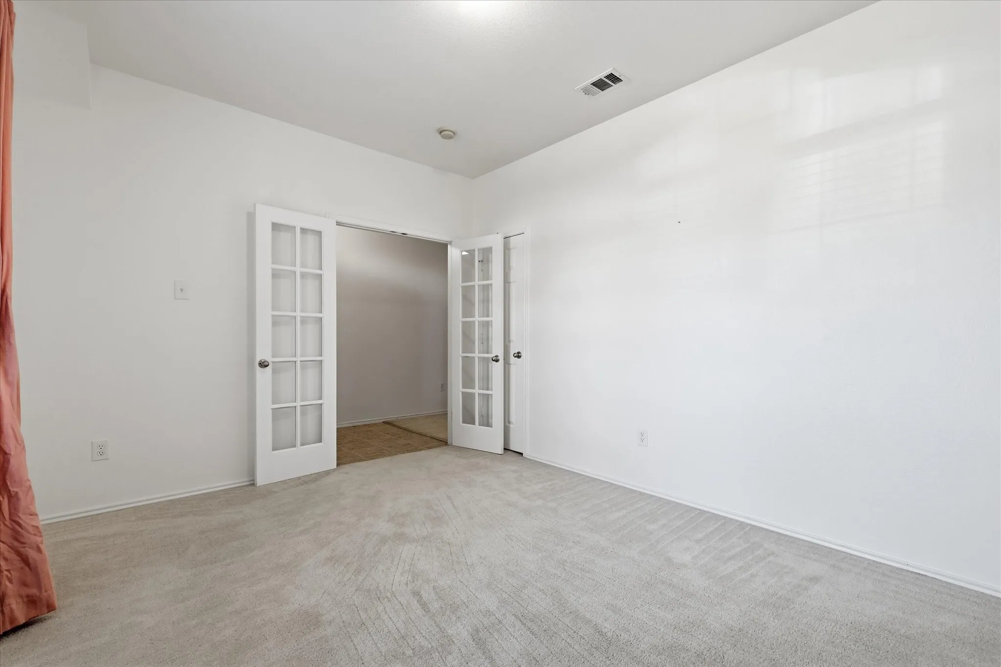 Single Family Residence For Rent in Denton County , 4709 Redbud Drive, Denton, Texas 76208, 4 Bedroom, 2 Bathroom, 2 Garage spaces, 1,738 Sqft, built in 2008, mls#21393856, Real Estate Agent in Denton, Homes For Rent in Denton county, Homes For Rent in Denton, Realtor in Denton Texas, Real Estate Brokerage Independent Realty Texas, Luminita Cordes Realtor