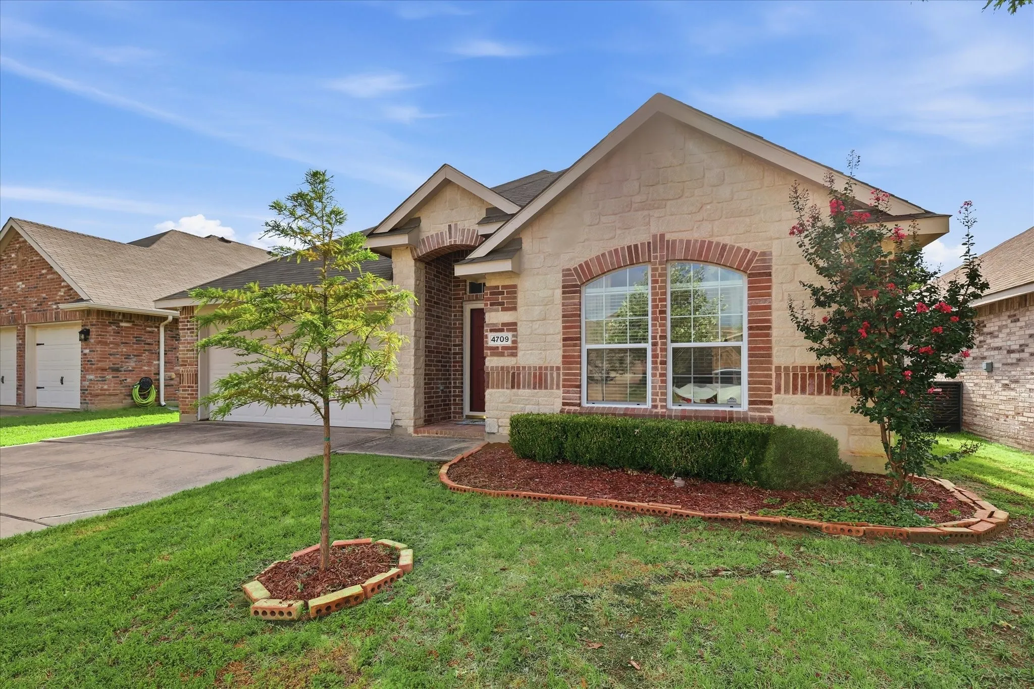 Single Family Residence For Rent in Denton County , 4709 Redbud Drive, Denton, Texas 76208, 4 Bedroom, 2 Bathroom, 2 Garage spaces, 1,738 Sqft, built in 2008, mls#21393856, Real Estate Agent in Denton, Homes For Rent in Denton county, Homes For Rent in Denton, Realtor in Denton Texas, Real Estate Brokerage Independent Realty Texas, Luminita Cordes Realtor