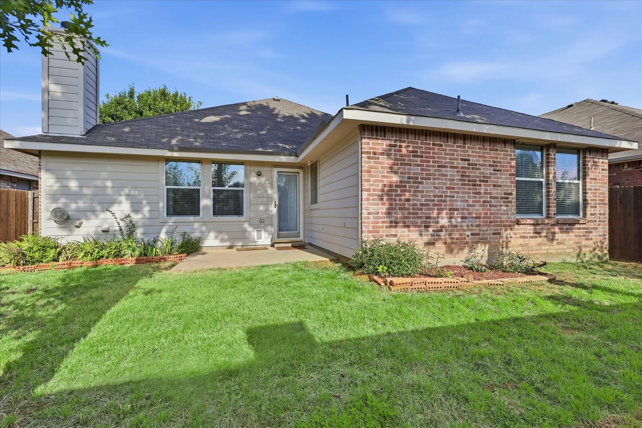 Single Family Residence For Rent in Denton County , 4709 Redbud Drive, Denton, Texas 76208, 4 Bedroom, 2 Bathroom, 2 Garage spaces, 1,738 Sqft, built in 2008, mls#21393856, Real Estate Agent in Denton, Homes For Rent in Denton county, Homes For Rent in Denton, Realtor in Denton Texas, Real Estate Brokerage Independent Realty Texas, Luminita Cordes Realtor