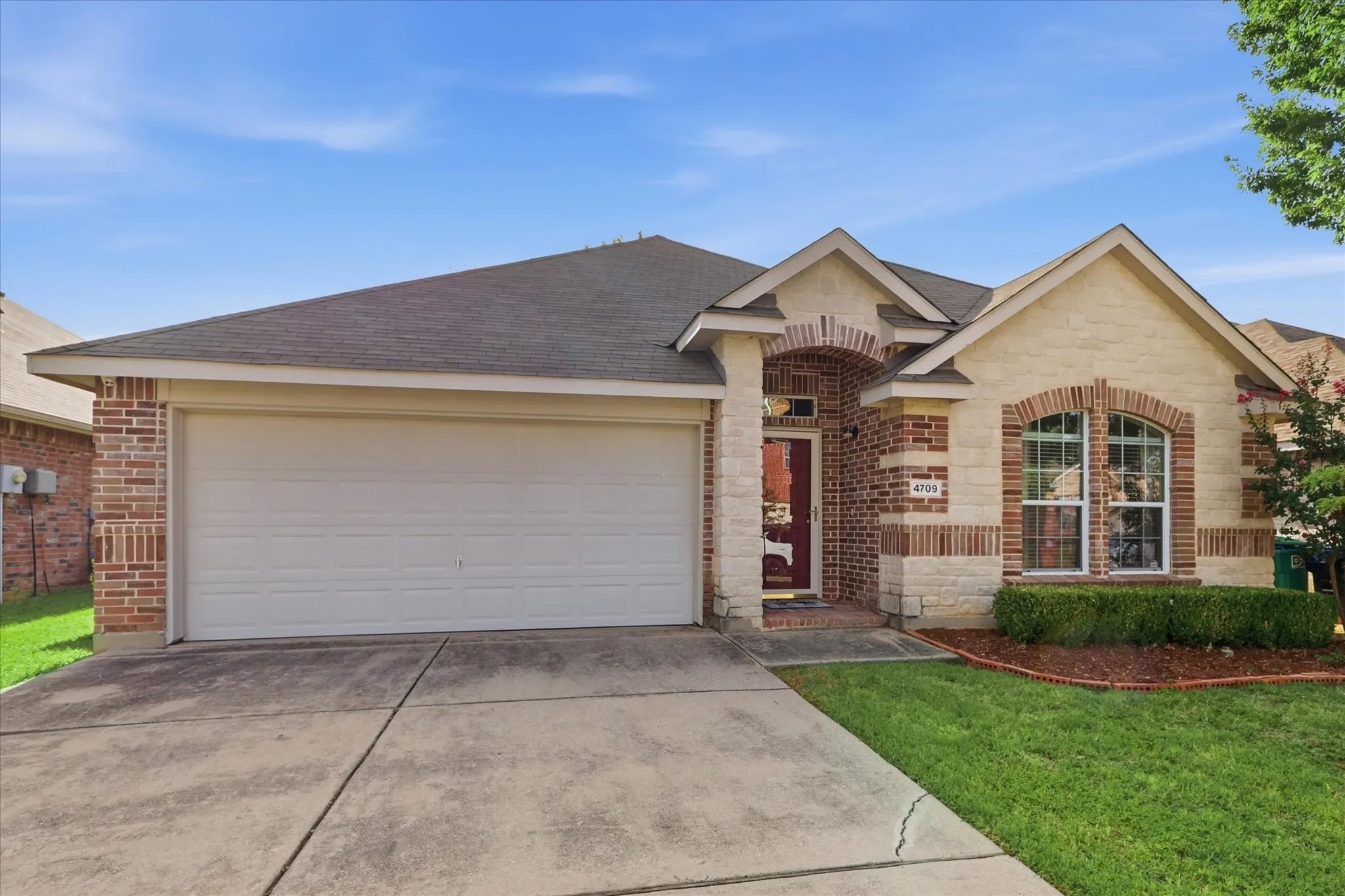 Single Family Residence For Rent in Denton County , 4709 Redbud Drive, Denton, Texas 76208, 4 Bedroom, 2 Bathroom, 2 Garage spaces, 1,738 Sqft, built in 2008, mls#21393856, Real Estate Agent in Denton, Homes For Rent in Denton county, Homes For Rent in Denton, Realtor in Denton Texas, Real Estate Brokerage Independent Realty Texas, Luminita Cordes Realtor