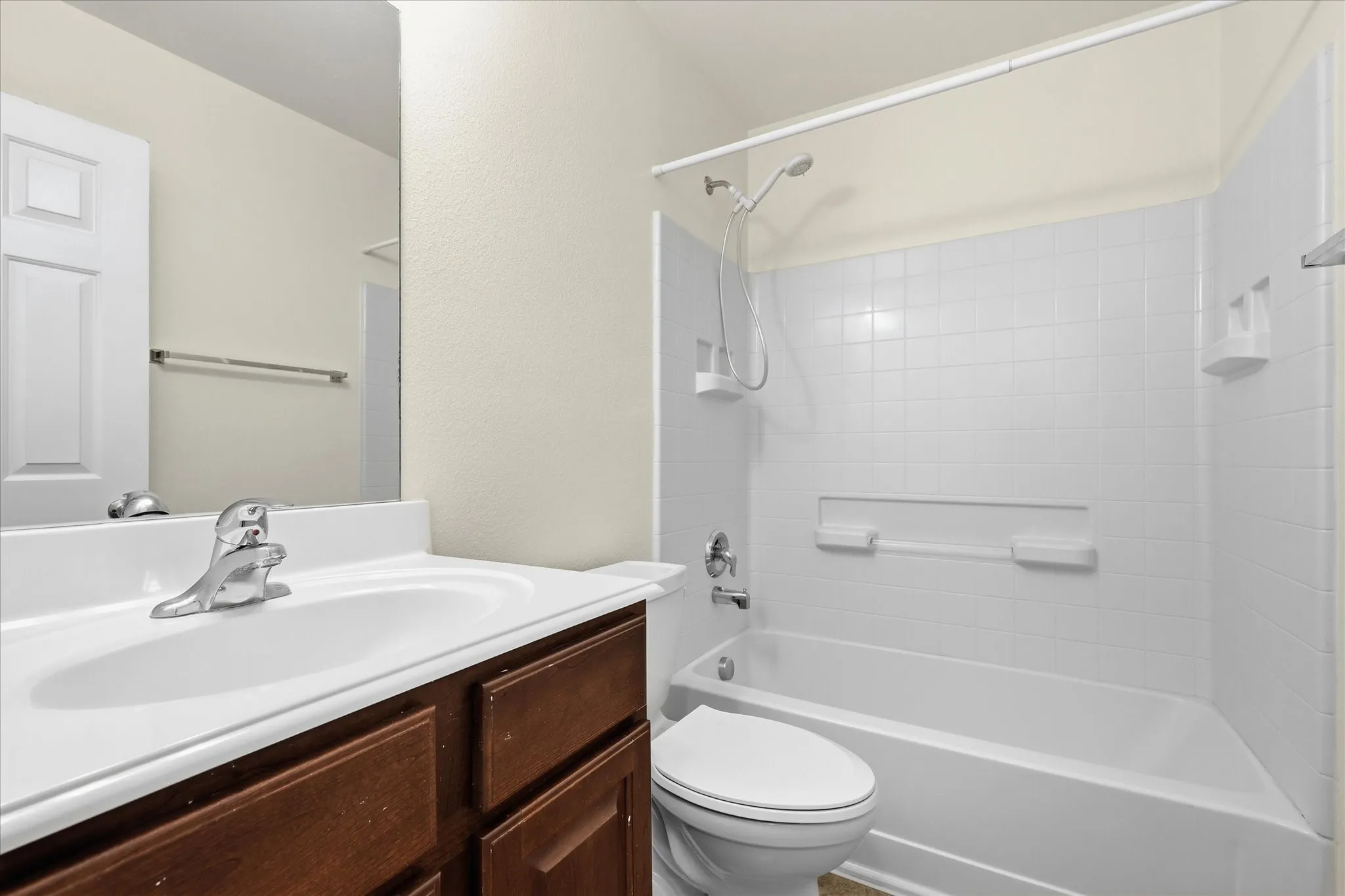 Single Family Residence For Rent in Denton County , 4709 Redbud Drive, Denton, Texas 76208, 4 Bedroom, 2 Bathroom, 2 Garage spaces, 1,738 Sqft, built in 2008, mls#21393856, Real Estate Agent in Denton, Homes For Rent in Denton county, Homes For Rent in Denton, Realtor in Denton Texas, Real Estate Brokerage Independent Realty Texas, Luminita Cordes Realtor