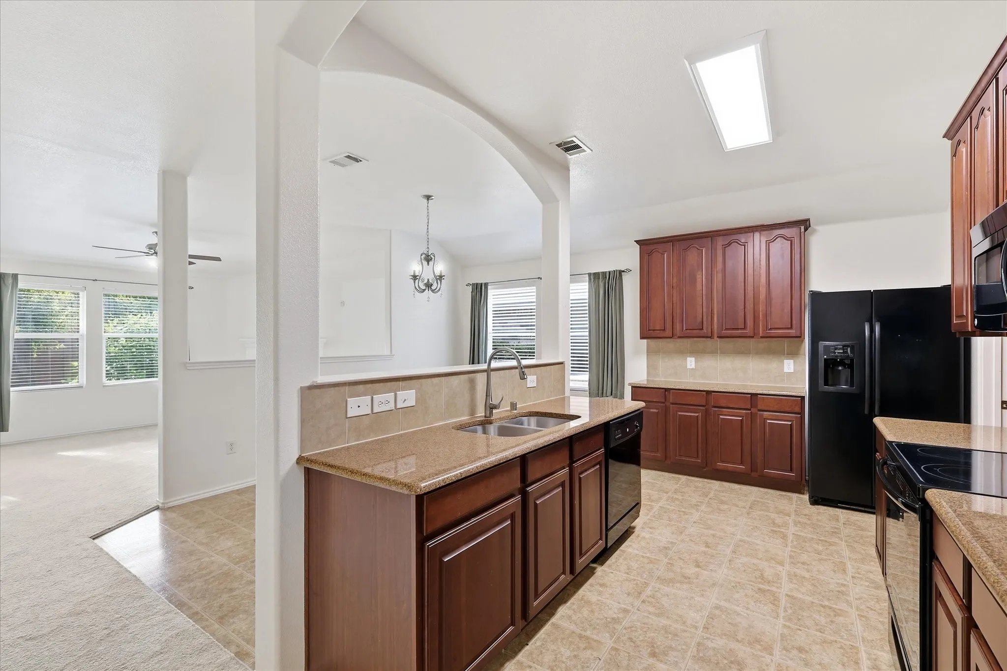 Single Family Residence For Rent in Denton County , 4709 Redbud Drive, Denton, Texas 76208, 4 Bedroom, 2 Bathroom, 2 Garage spaces, 1,738 Sqft, built in 2008, mls#21393856, Real Estate Agent in Denton, Homes For Rent in Denton county, Homes For Rent in Denton, Realtor in Denton Texas, Real Estate Brokerage Independent Realty Texas, Luminita Cordes Realtor
