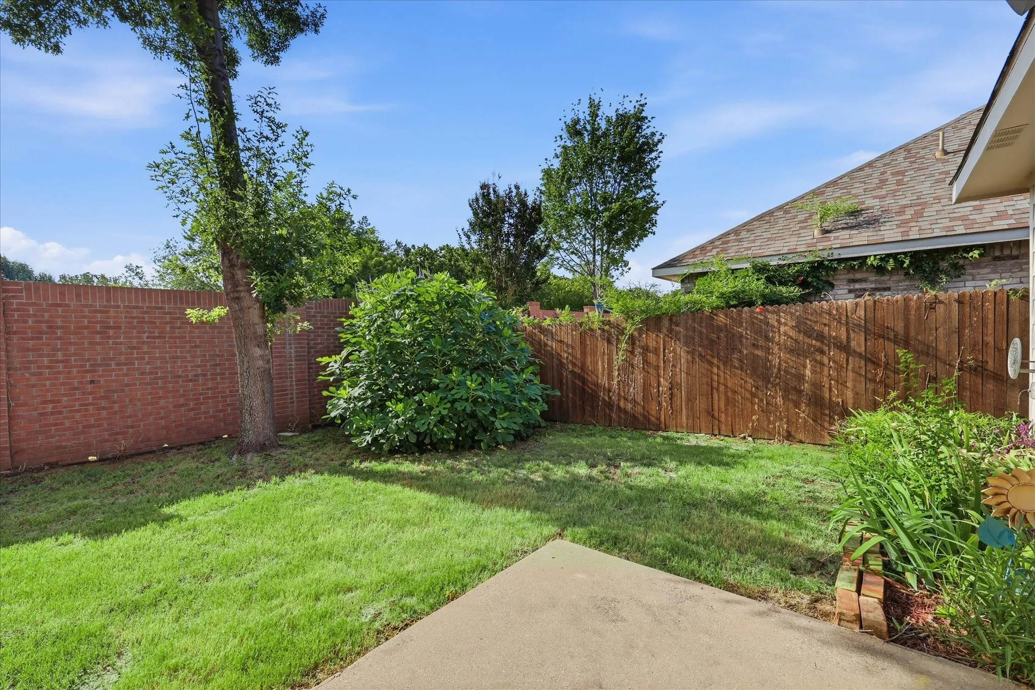 Single Family Residence For Rent in Denton County , 4709 Redbud Drive, Denton, Texas 76208, 4 Bedroom, 2 Bathroom, 2 Garage spaces, 1,738 Sqft, built in 2008, mls#21393856, Real Estate Agent in Denton, Homes For Rent in Denton county, Homes For Rent in Denton, Realtor in Denton Texas, Real Estate Brokerage Independent Realty Texas, Luminita Cordes Realtor