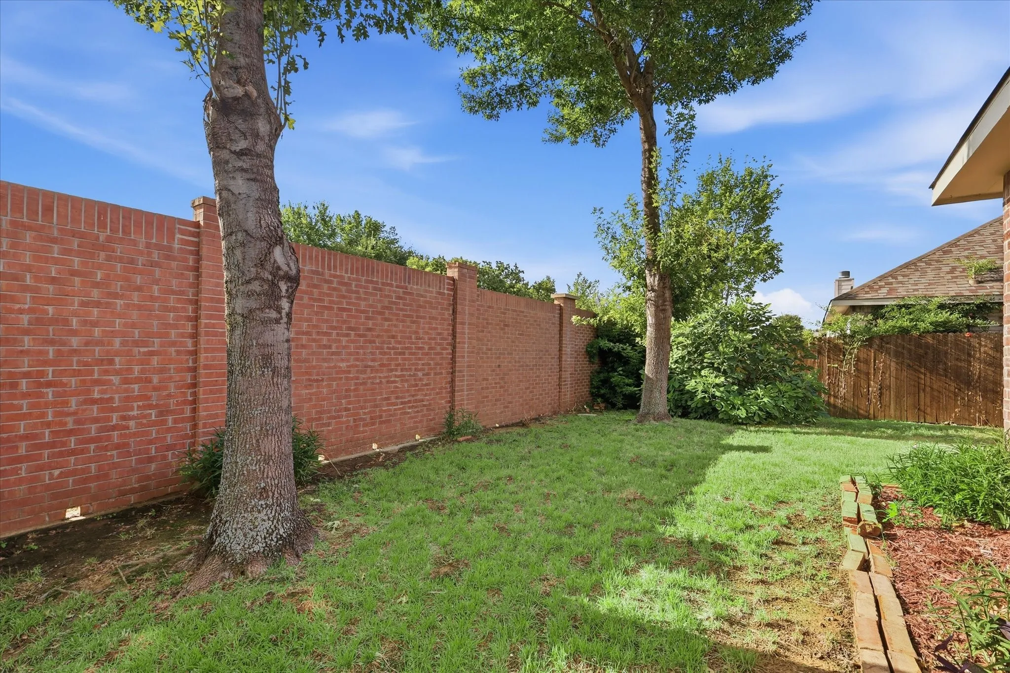 Single Family Residence For Rent in Denton County , 4709 Redbud Drive, Denton, Texas 76208, 4 Bedroom, 2 Bathroom, 2 Garage spaces, 1,738 Sqft, built in 2008, mls#21393856, Real Estate Agent in Denton, Homes For Rent in Denton county, Homes For Rent in Denton, Realtor in Denton Texas, Real Estate Brokerage Independent Realty Texas, Luminita Cordes Realtor
