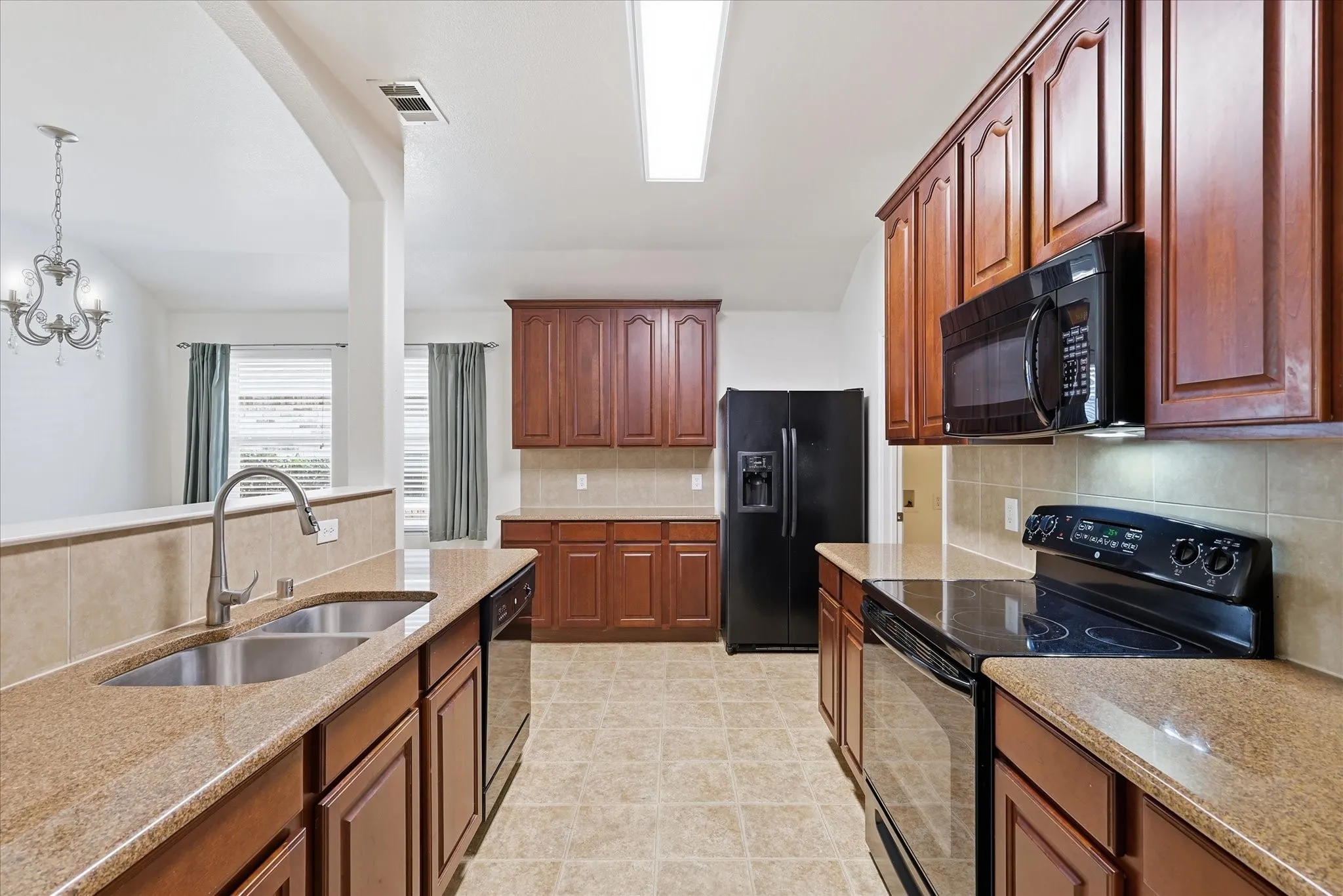 Single Family Residence For Rent in Denton County , 4709 Redbud Drive, Denton, Texas 76208, 4 Bedroom, 2 Bathroom, 2 Garage spaces, 1,738 Sqft, built in 2008, mls#21393856, Real Estate Agent in Denton, Homes For Rent in Denton county, Homes For Rent in Denton, Realtor in Denton Texas, Real Estate Brokerage Independent Realty Texas, Luminita Cordes Realtor