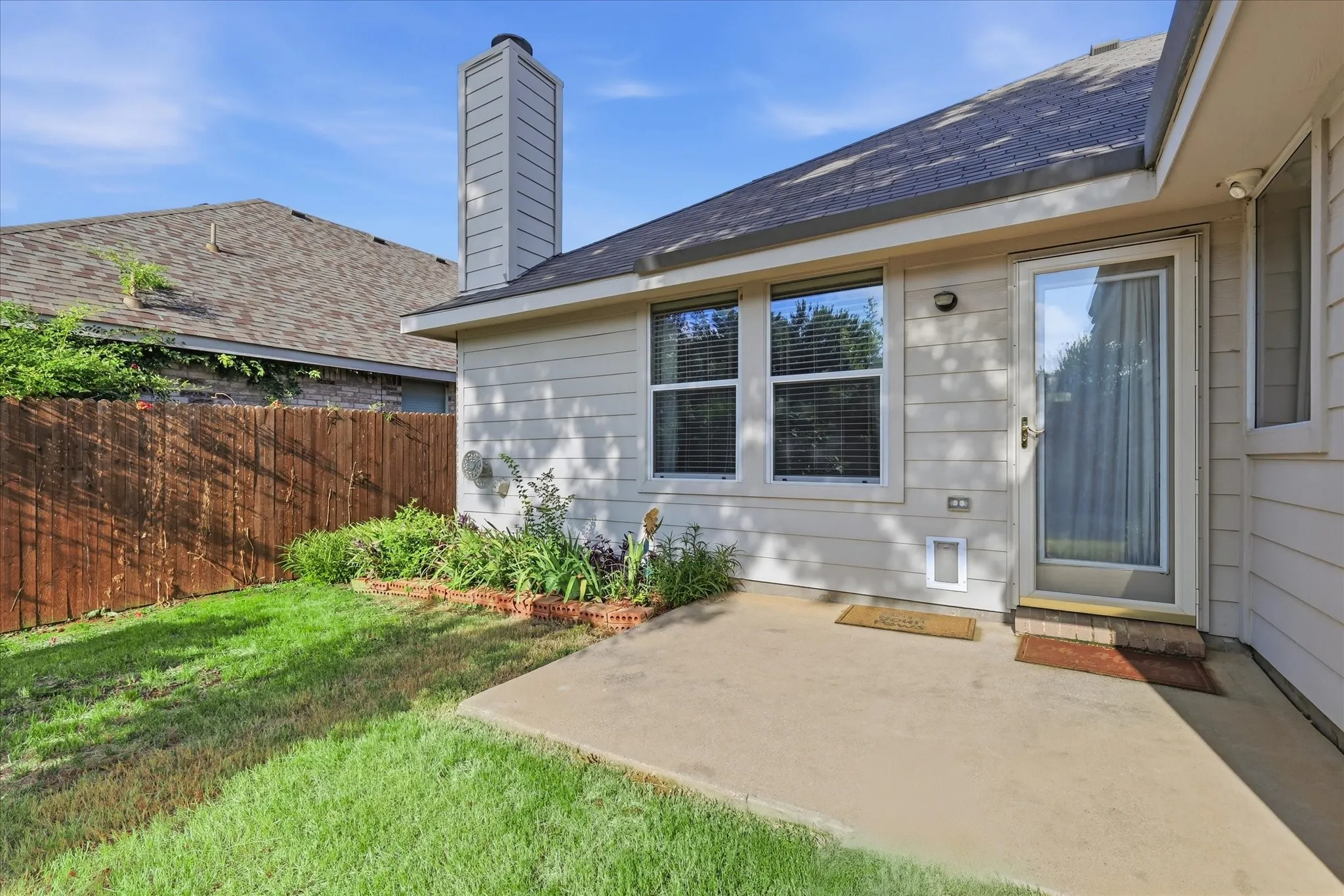 Single Family Residence For Rent in Denton County , 4709 Redbud Drive, Denton, Texas 76208, 4 Bedroom, 2 Bathroom, 2 Garage spaces, 1,738 Sqft, built in 2008, mls#21393856, Real Estate Agent in Denton, Homes For Rent in Denton county, Homes For Rent in Denton, Realtor in Denton Texas, Real Estate Brokerage Independent Realty Texas, Luminita Cordes Realtor