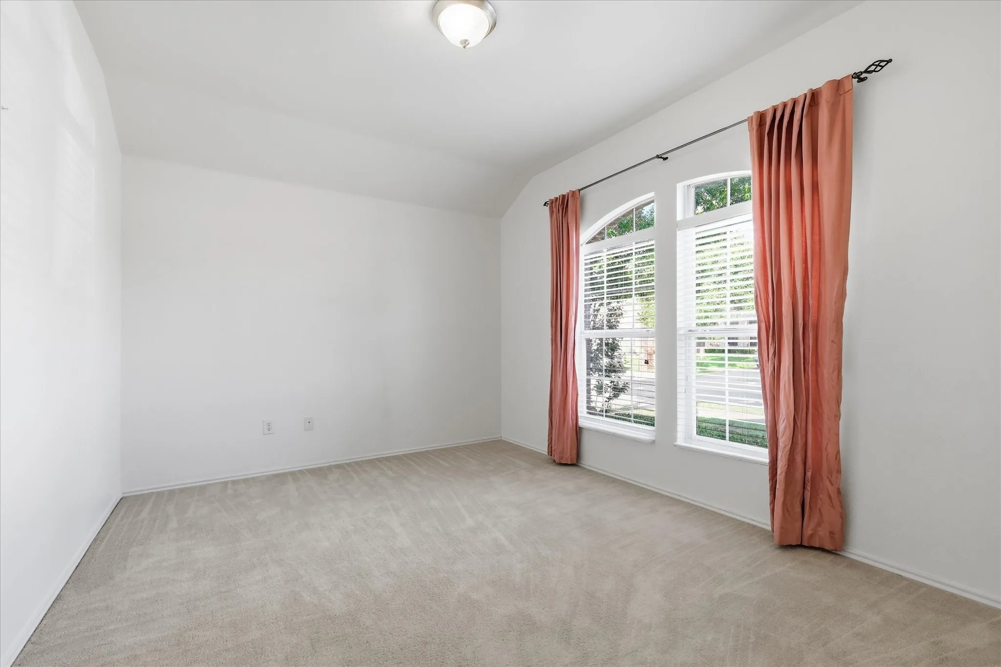 Single Family Residence For Rent in Denton County , 4709 Redbud Drive, Denton, Texas 76208, 4 Bedroom, 2 Bathroom, 2 Garage spaces, 1,738 Sqft, built in 2008, mls#21393856, Real Estate Agent in Denton, Homes For Rent in Denton county, Homes For Rent in Denton, Realtor in Denton Texas, Real Estate Brokerage Independent Realty Texas, Luminita Cordes Realtor