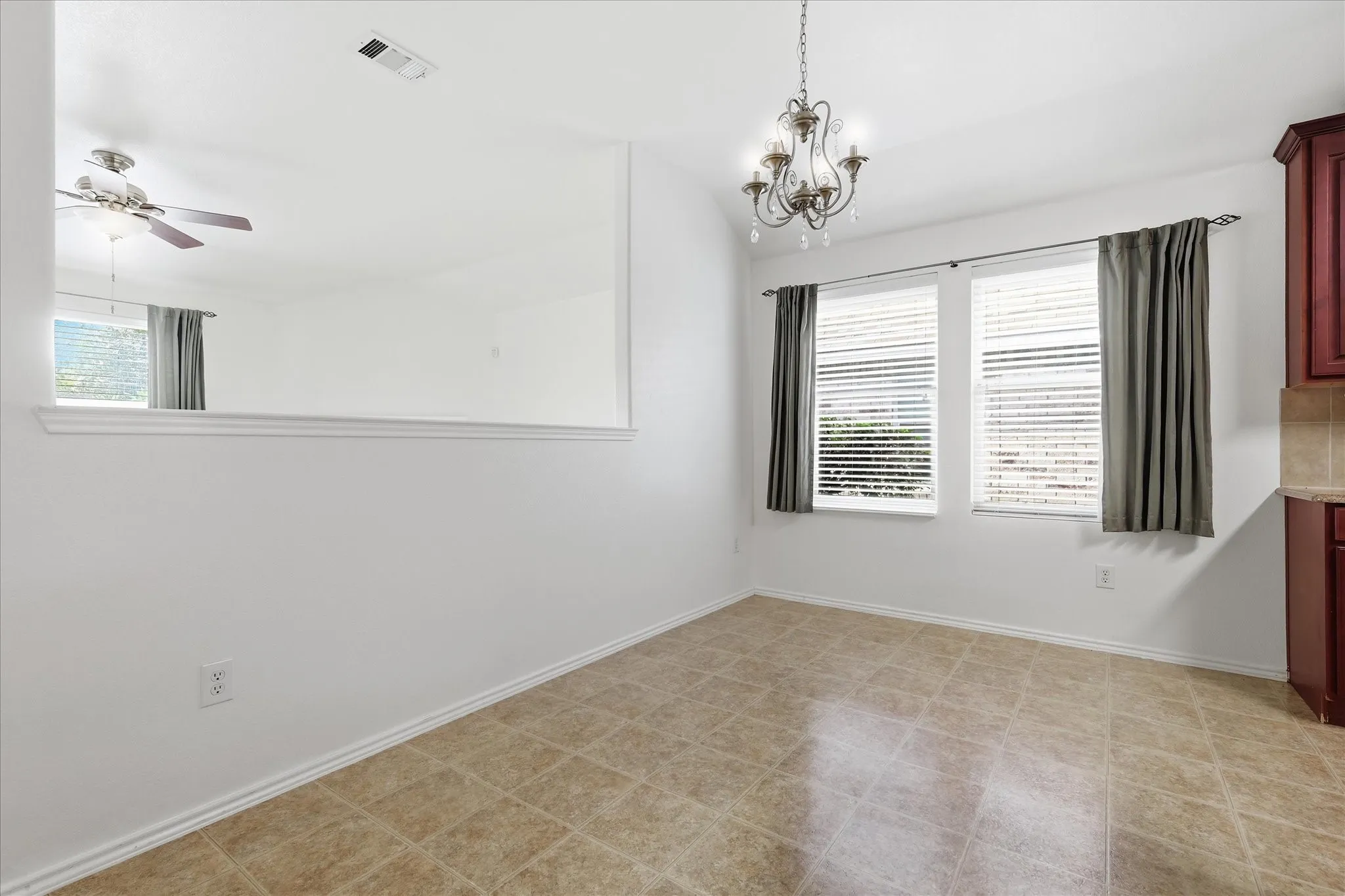 Single Family Residence For Rent in Denton County , 4709 Redbud Drive, Denton, Texas 76208, 4 Bedroom, 2 Bathroom, 2 Garage spaces, 1,738 Sqft, built in 2008, mls#21393856, Real Estate Agent in Denton, Homes For Rent in Denton county, Homes For Rent in Denton, Realtor in Denton Texas, Real Estate Brokerage Independent Realty Texas, Luminita Cordes Realtor
