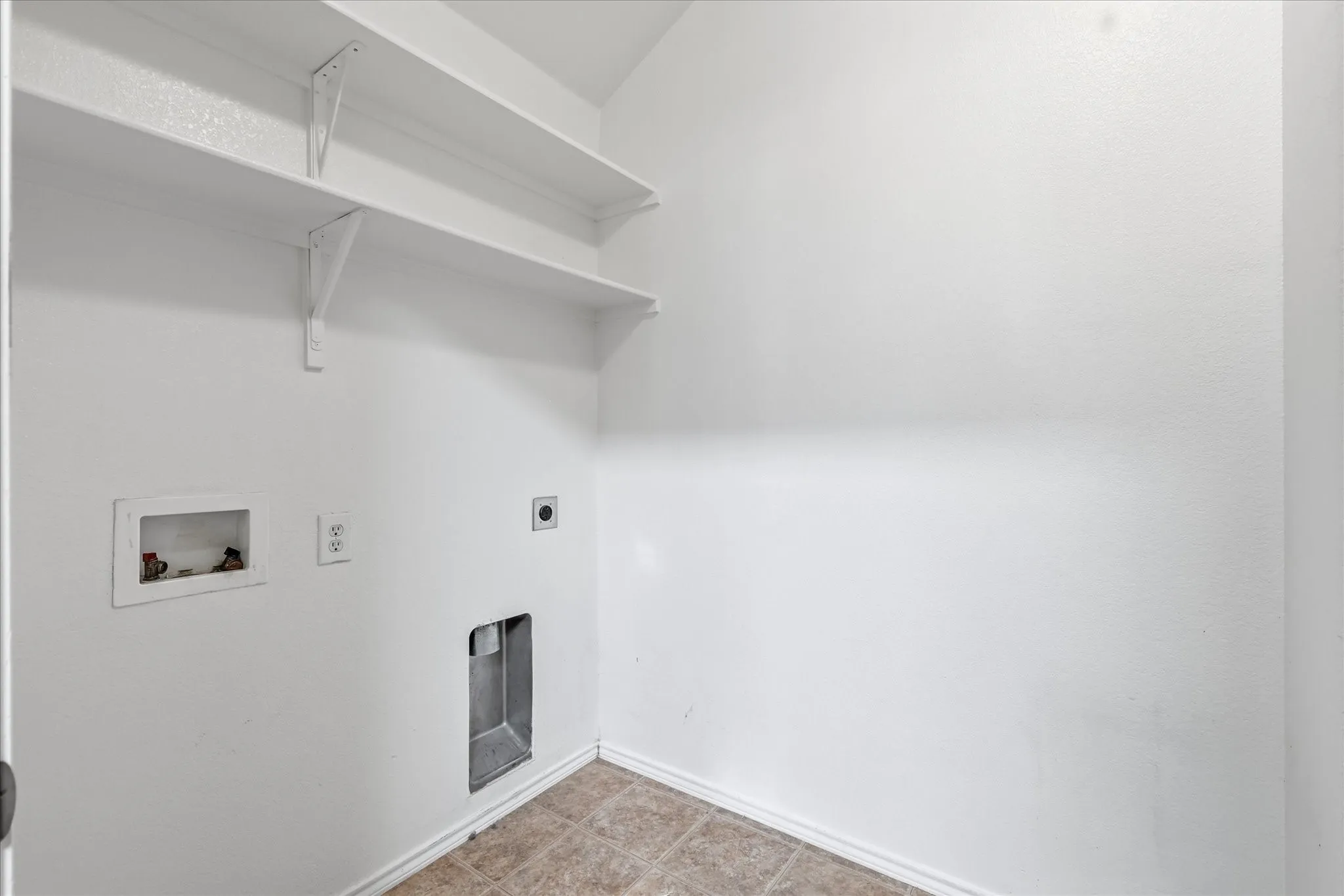 Single Family Residence For Rent in Denton County , 4709 Redbud Drive, Denton, Texas 76208, 4 Bedroom, 2 Bathroom, 2 Garage spaces, 1,738 Sqft, built in 2008, mls#21393856, Real Estate Agent in Denton, Homes For Rent in Denton county, Homes For Rent in Denton, Realtor in Denton Texas, Real Estate Brokerage Independent Realty Texas, Luminita Cordes Realtor