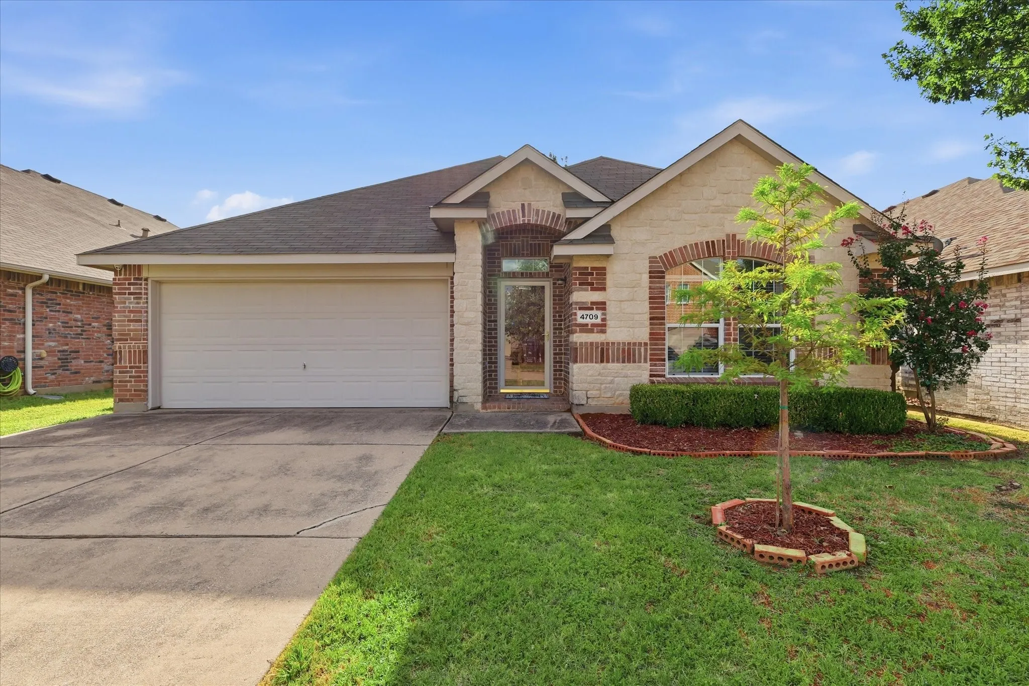 Single Family Residence For Rent in Denton County , 4709 Redbud Drive, Denton, Texas 76208, 4 Bedroom, 2 Bathroom, 2 Garage spaces, 1,738 Sqft, built in 2008, mls#21393856, Real Estate Agent in Denton, Homes For Rent in Denton county, Homes For Rent in Denton, Realtor in Denton Texas, Real Estate Brokerage Independent Realty Texas, Luminita Cordes Realtor